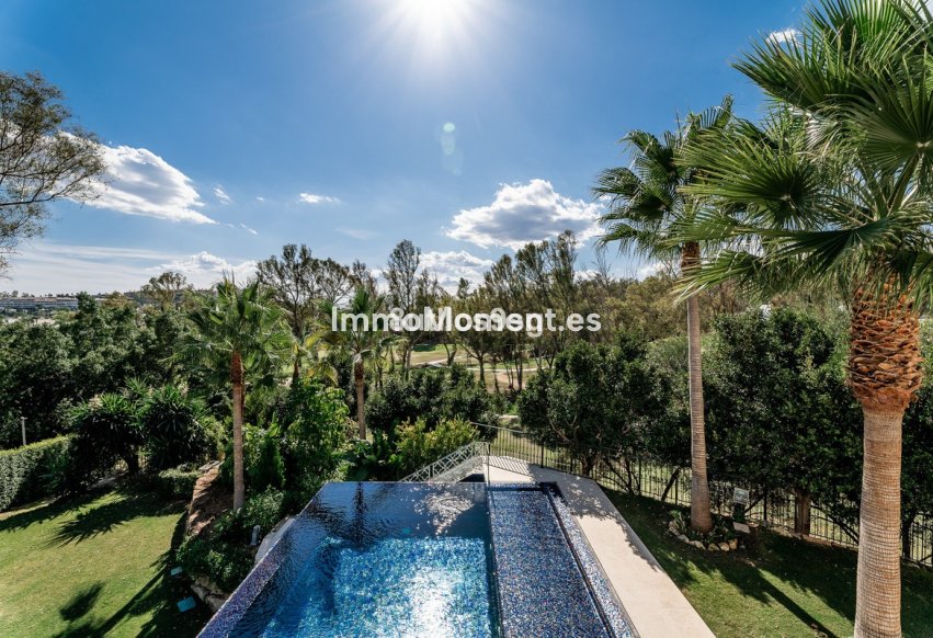Resale - Detached villa - Marbella - Nueva Andalucía