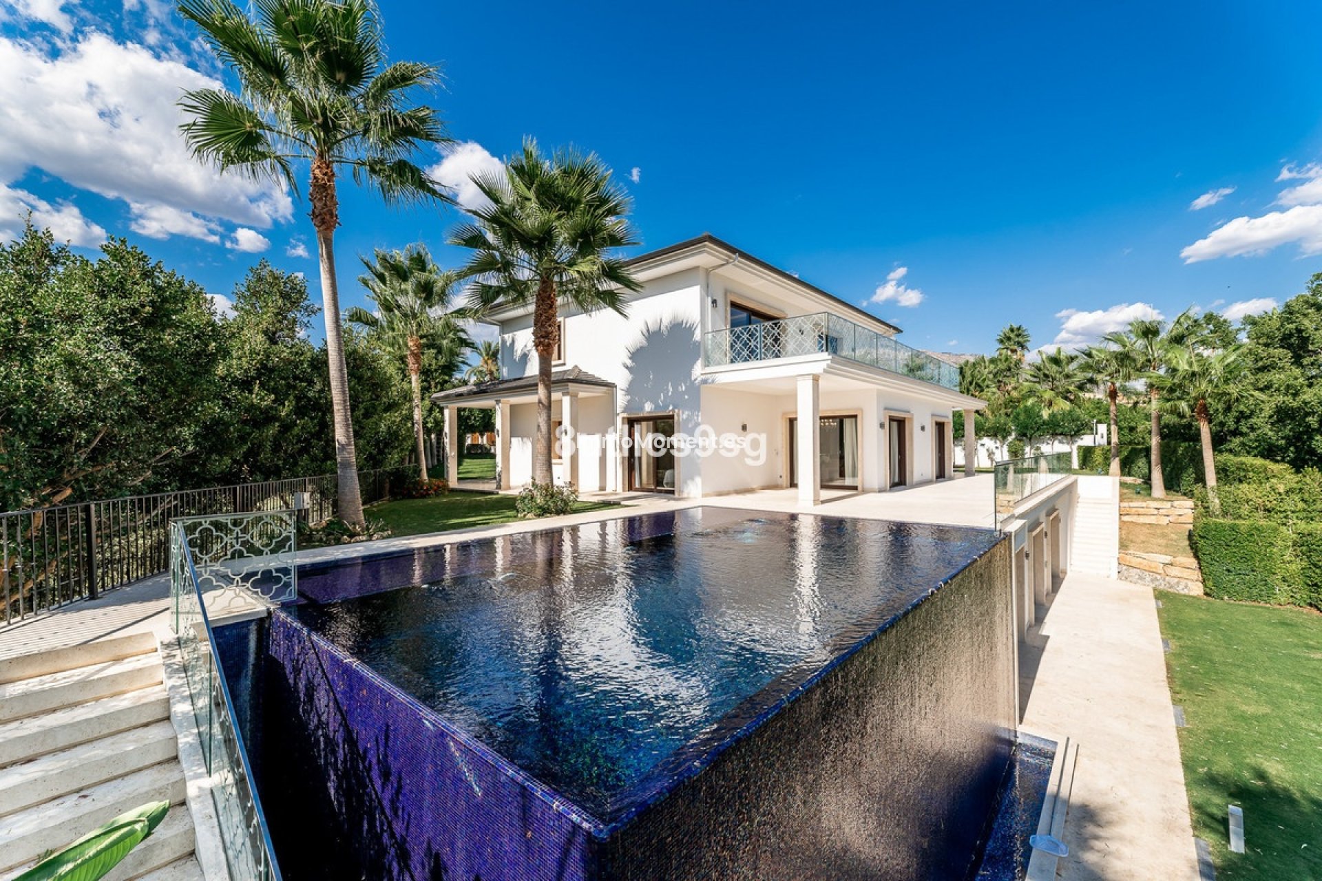 Resale - Detached villa - Marbella - Nueva Andalucía