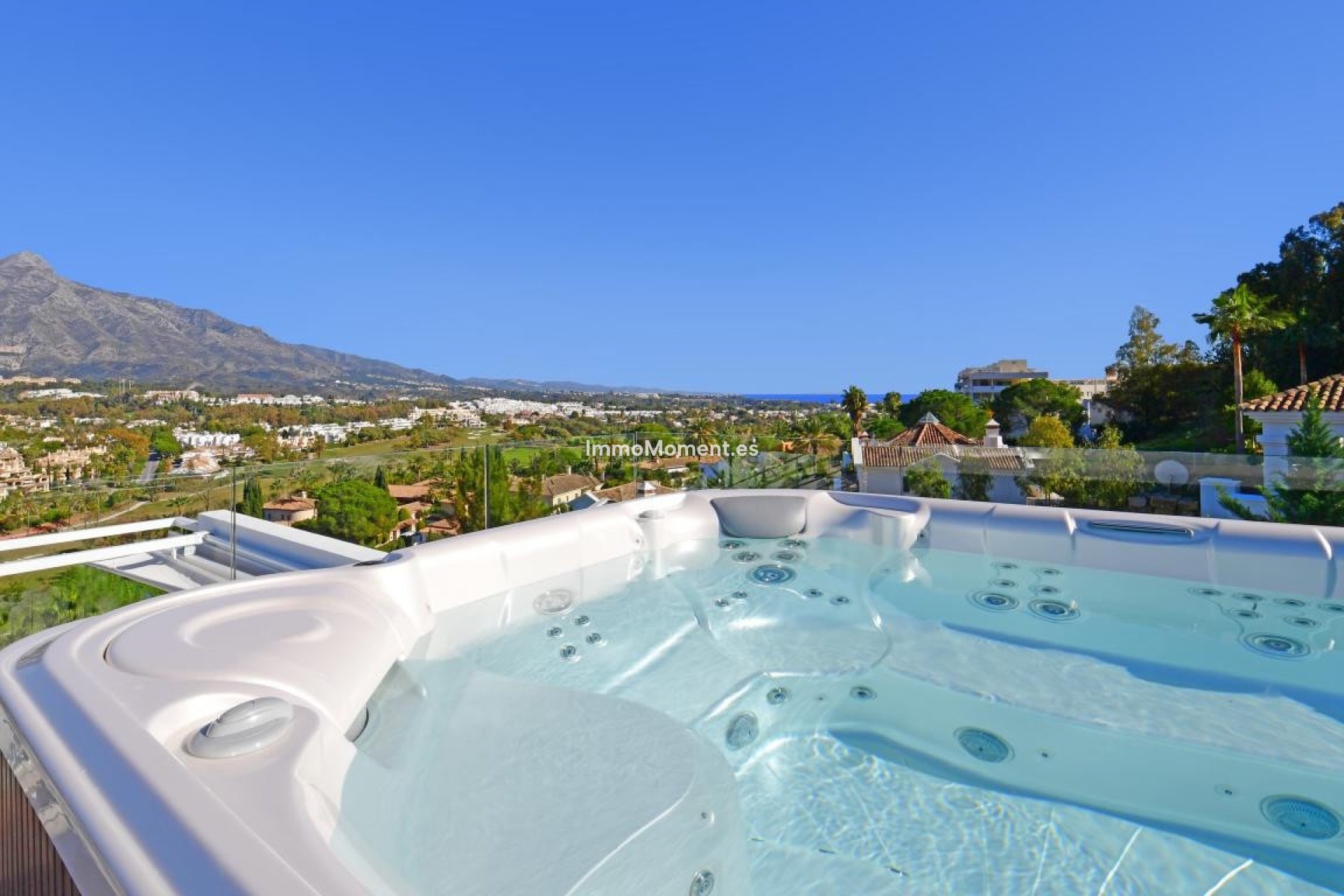 Resale - Detached villa - Marbella - Nueva Andalucía