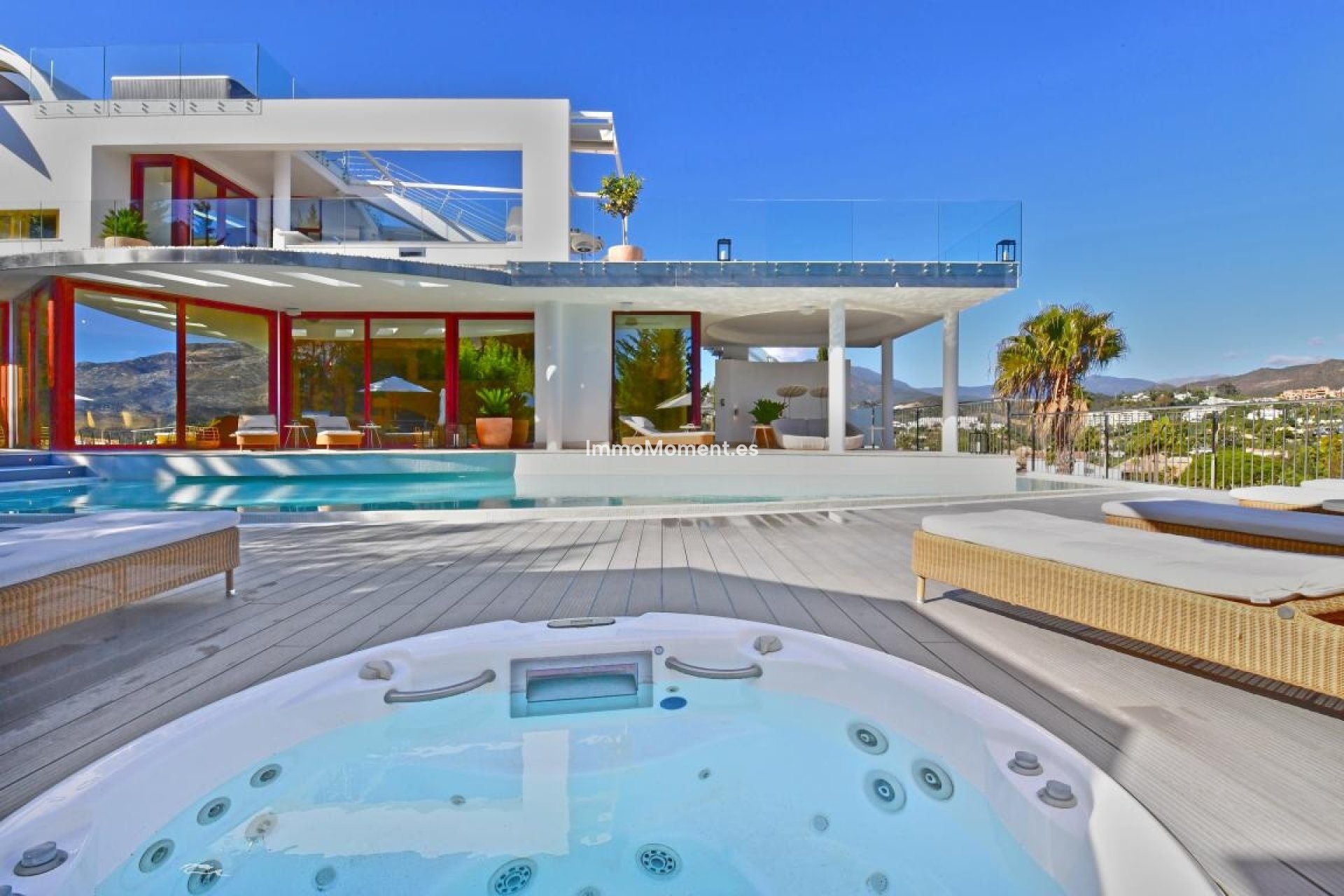 Resale - Detached villa - Marbella - Nueva Andalucía