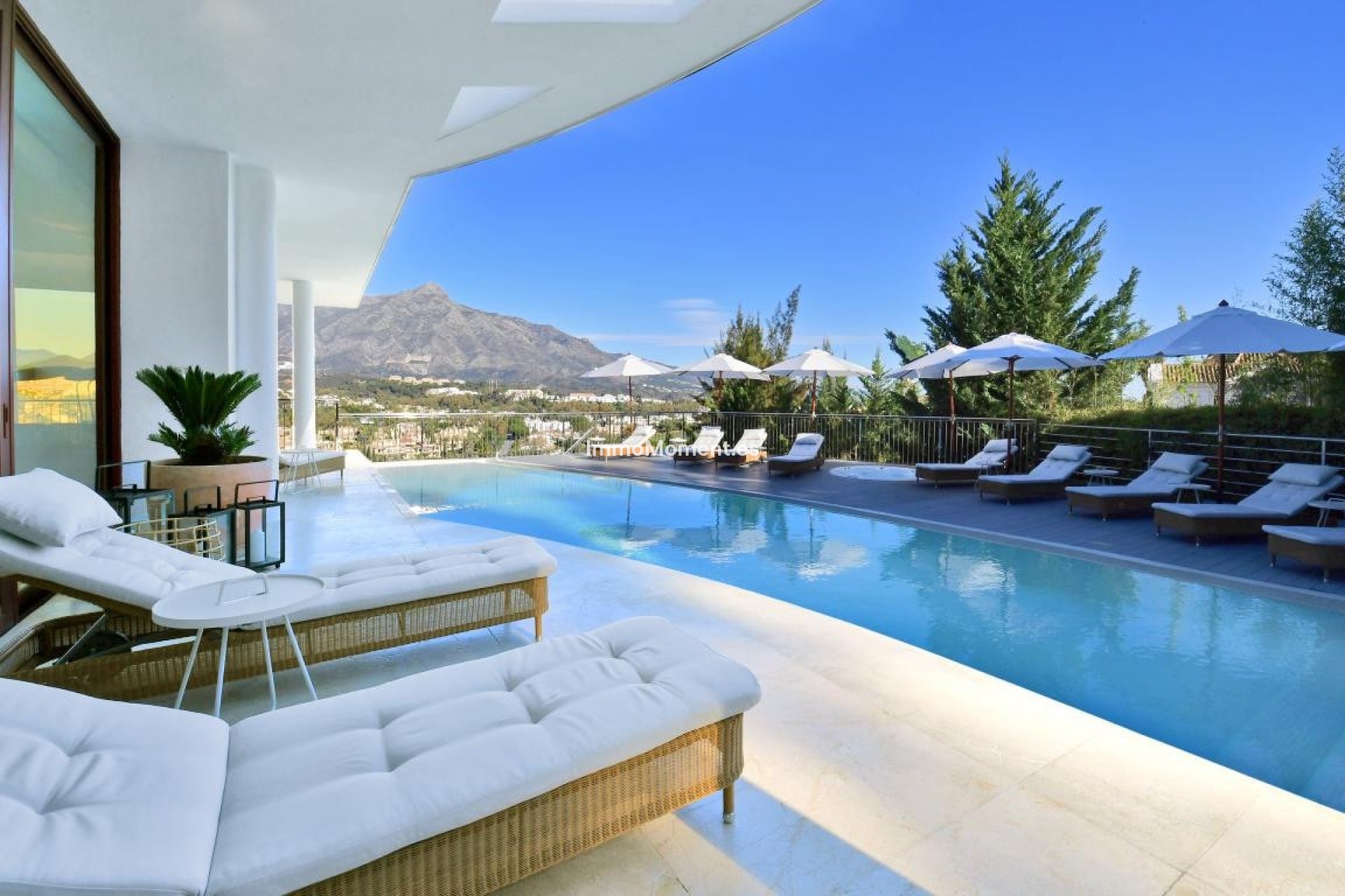 Resale - Detached villa - Marbella - Nueva Andalucía
