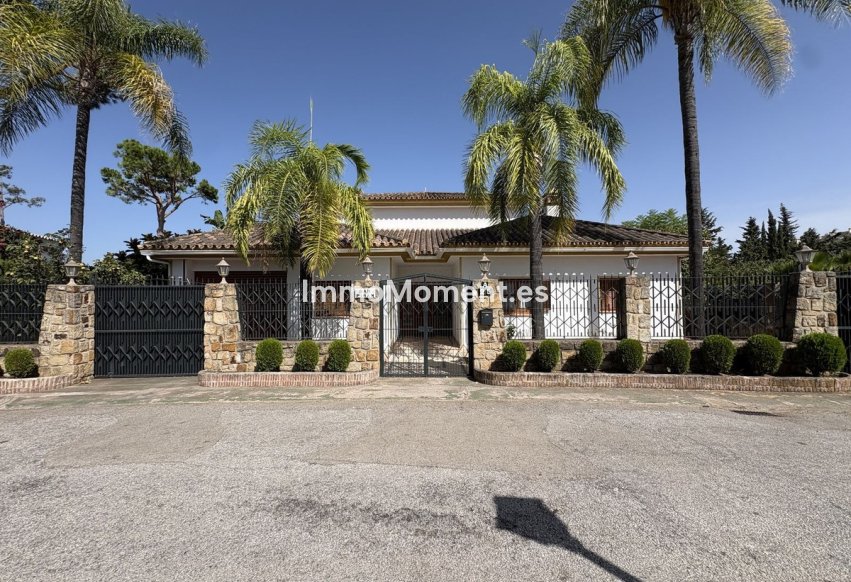 Resale - Detached villa - Marbella - Nueva Andalucía