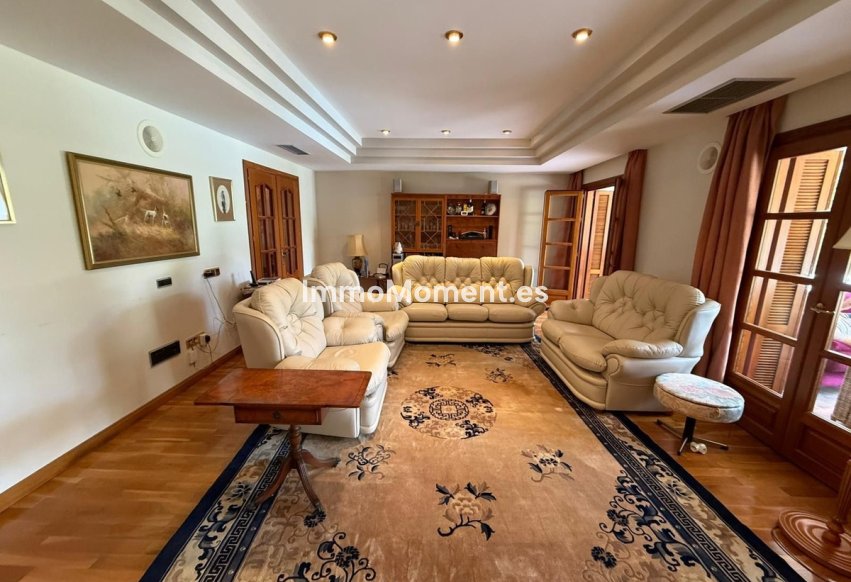 Resale - Detached villa - Marbella - Nueva Andalucía