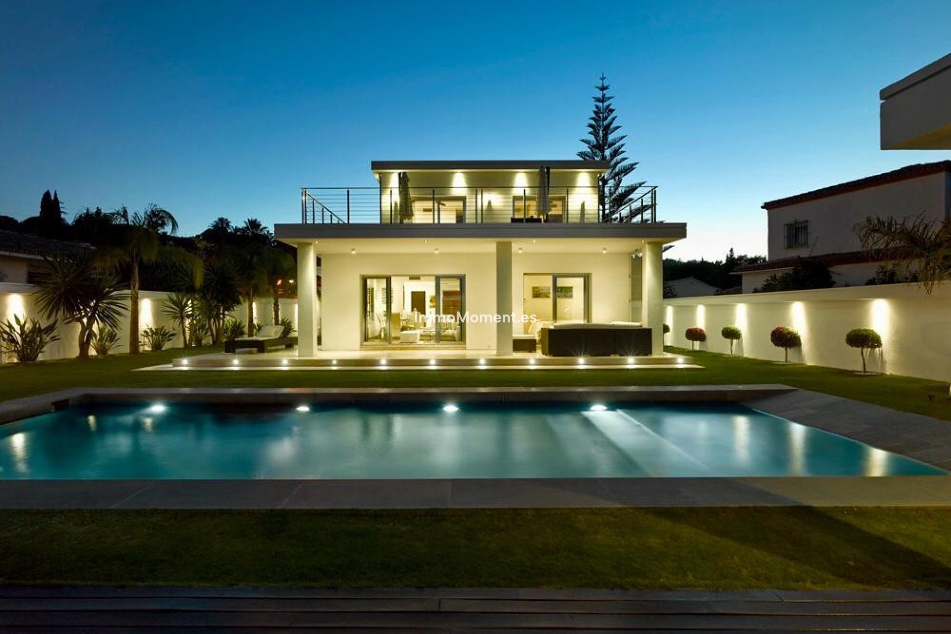 Resale - Detached villa - Marbella - Nueva Andalucía