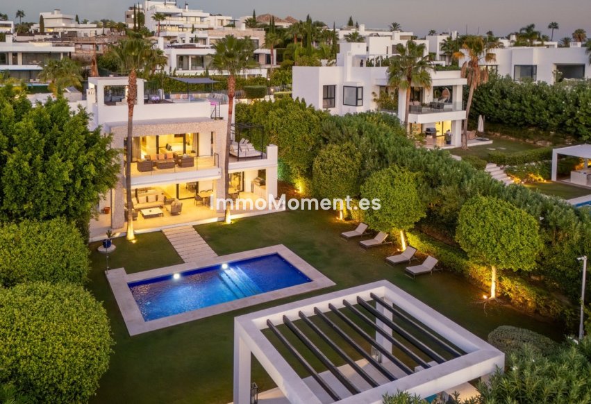 Resale - Detached villa - Marbella - Nueva Andalucía