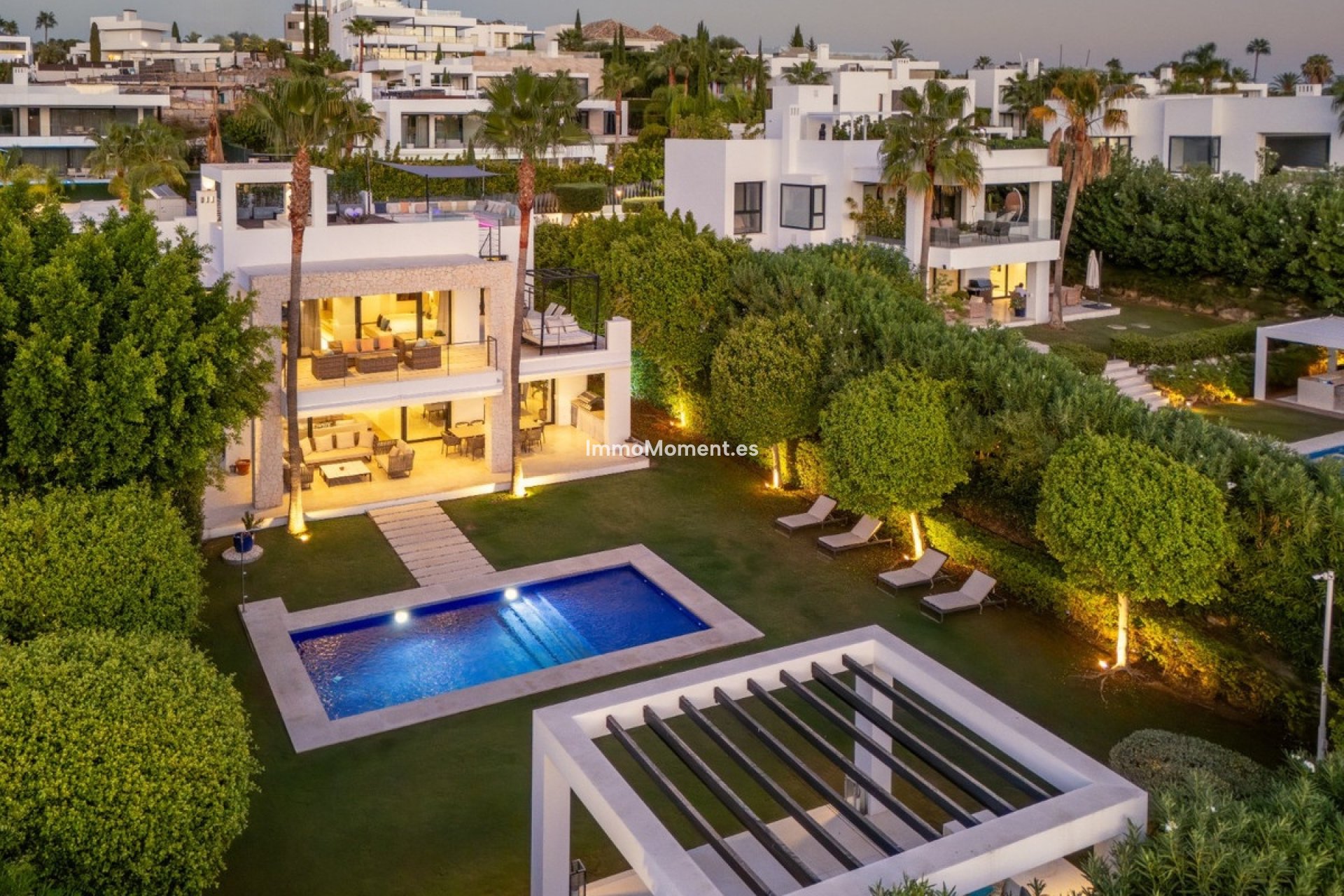 Resale - Detached villa - Marbella - Nueva Andalucía