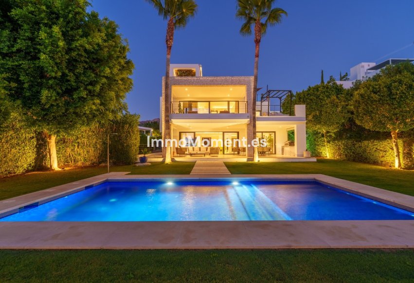 Resale - Detached villa - Marbella - Nueva Andalucía