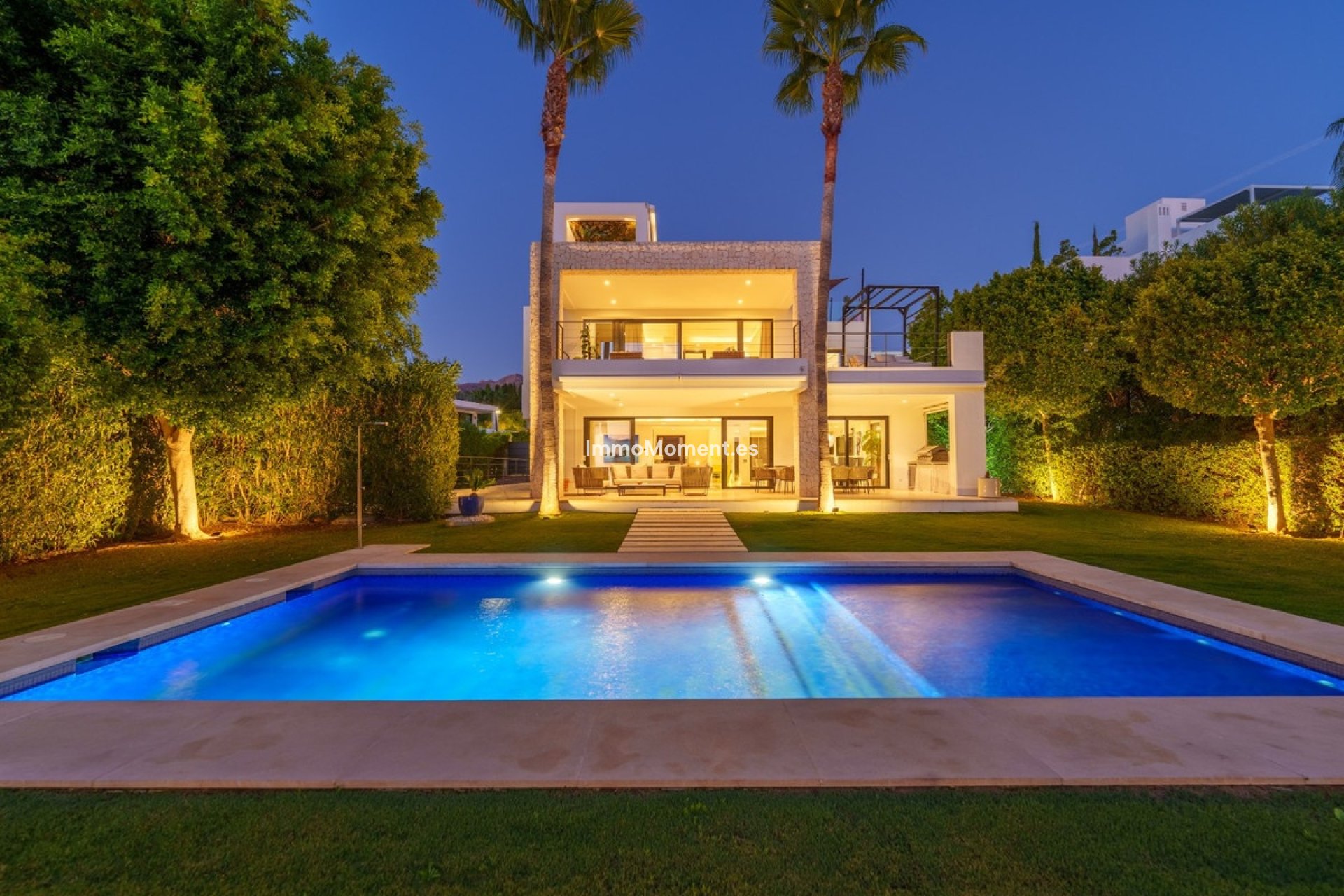 Resale - Detached villa - Marbella - Nueva Andalucía