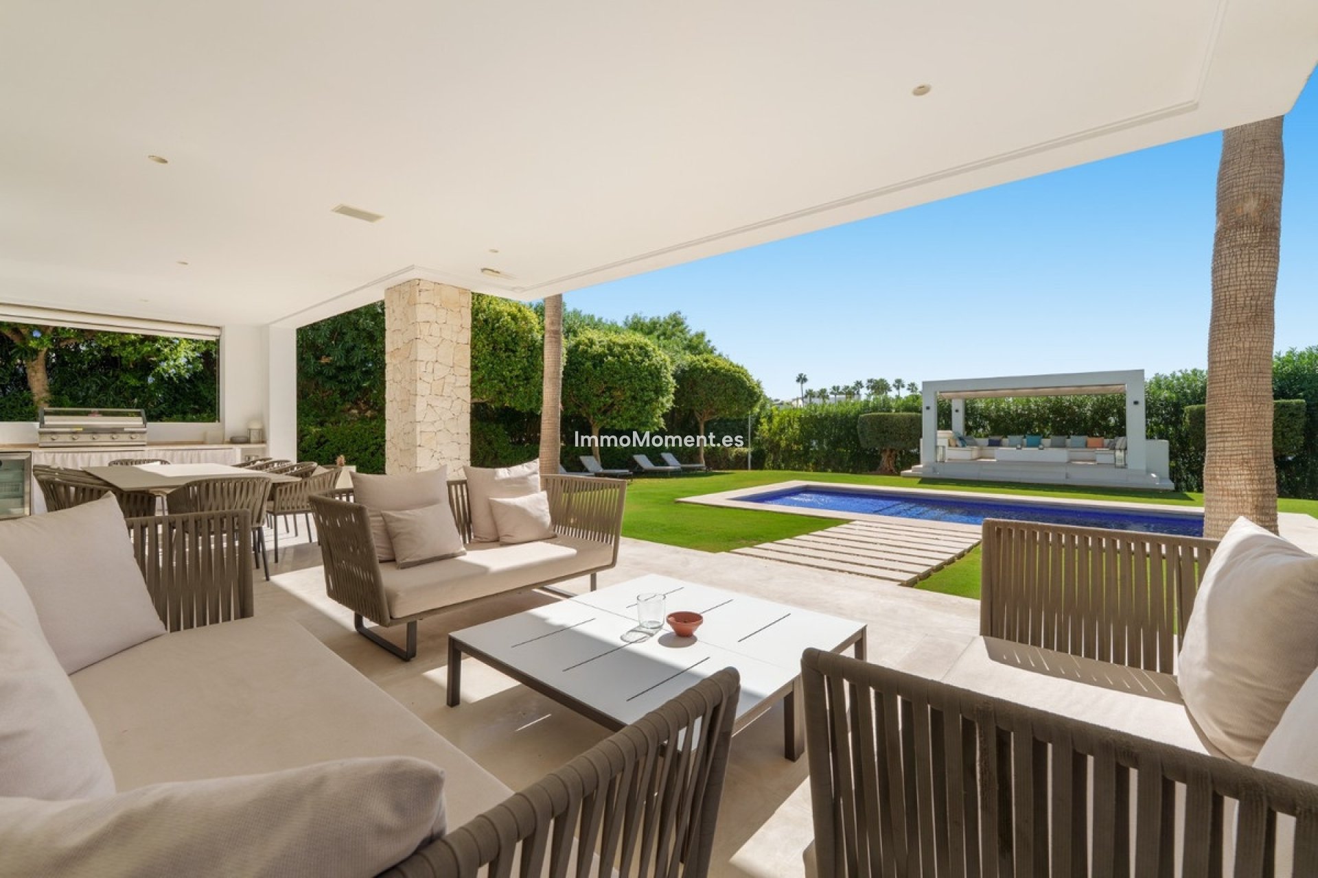Resale - Detached villa - Marbella - Nueva Andalucía