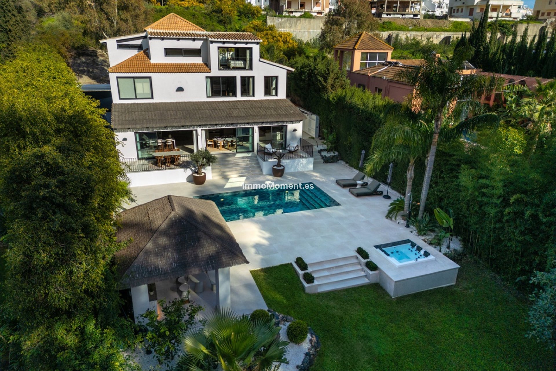 Resale - Detached villa - Marbella - Nueva Andalucía