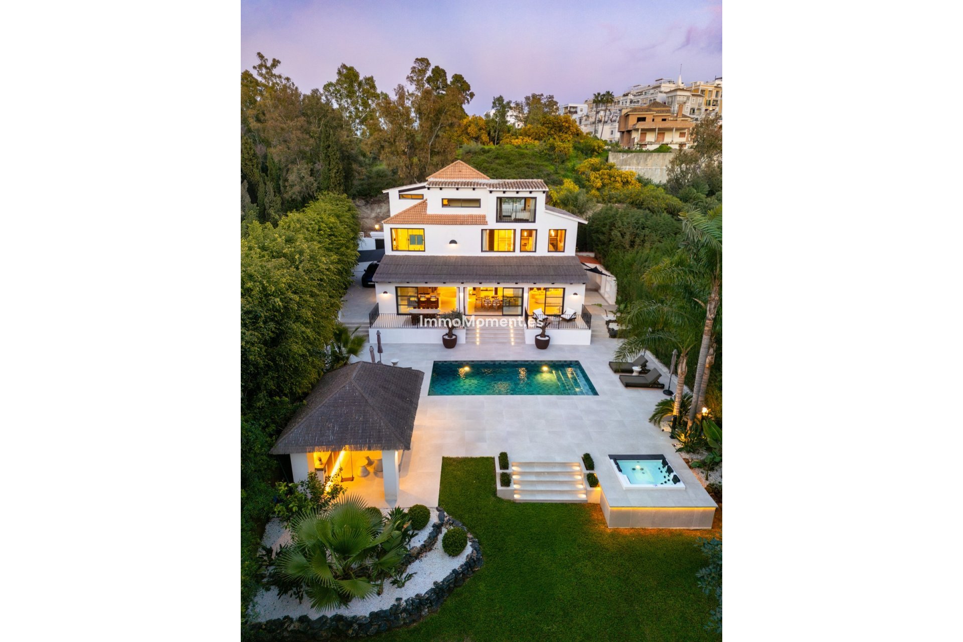 Resale - Detached villa - Marbella - Nueva Andalucía