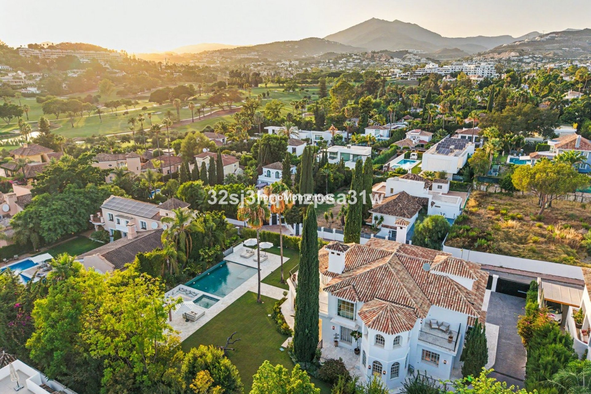Resale - Detached villa - Marbella - Nueva Andalucía