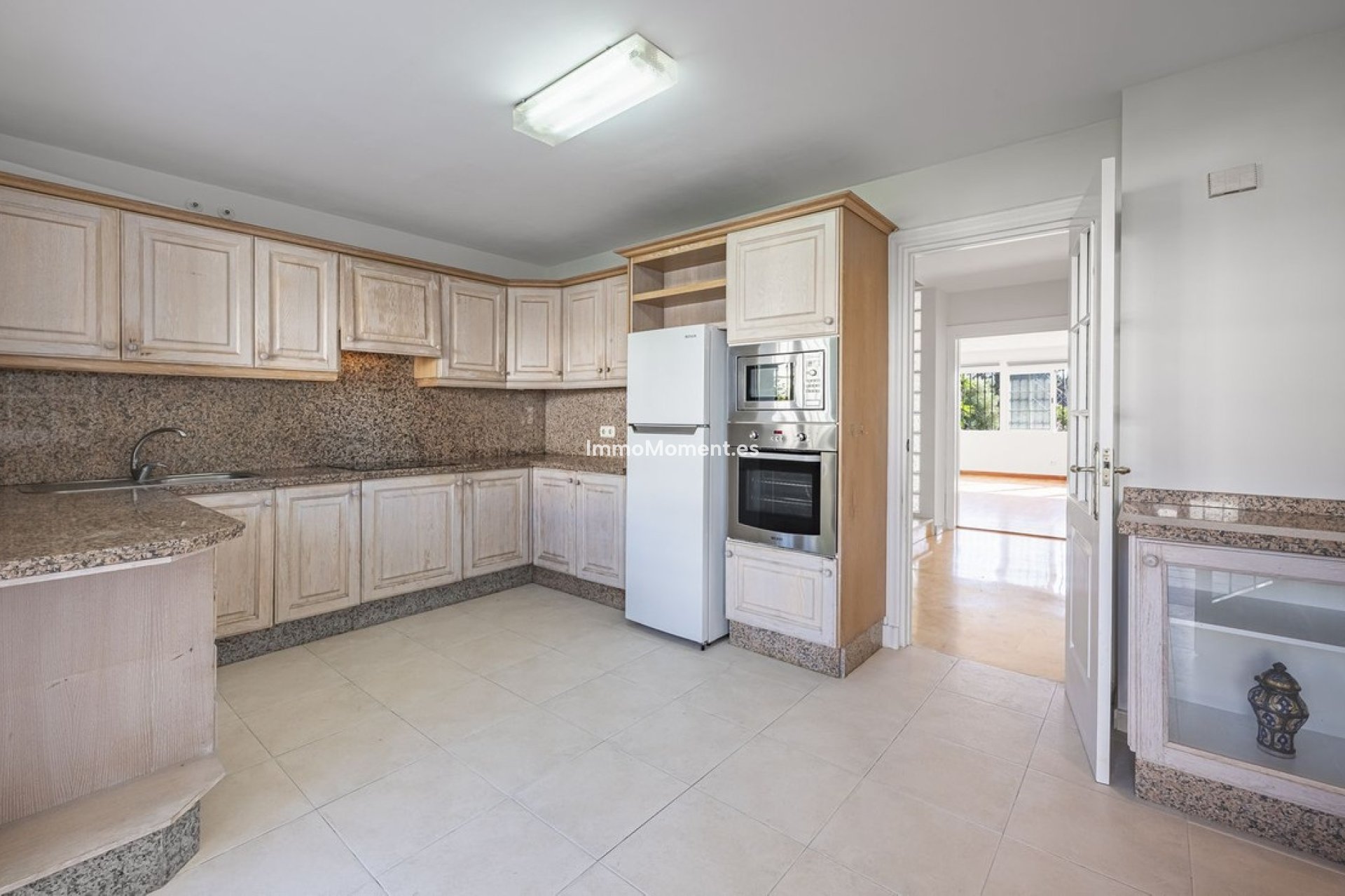 Resale - Detached villa - Marbella - Nueva Andalucía