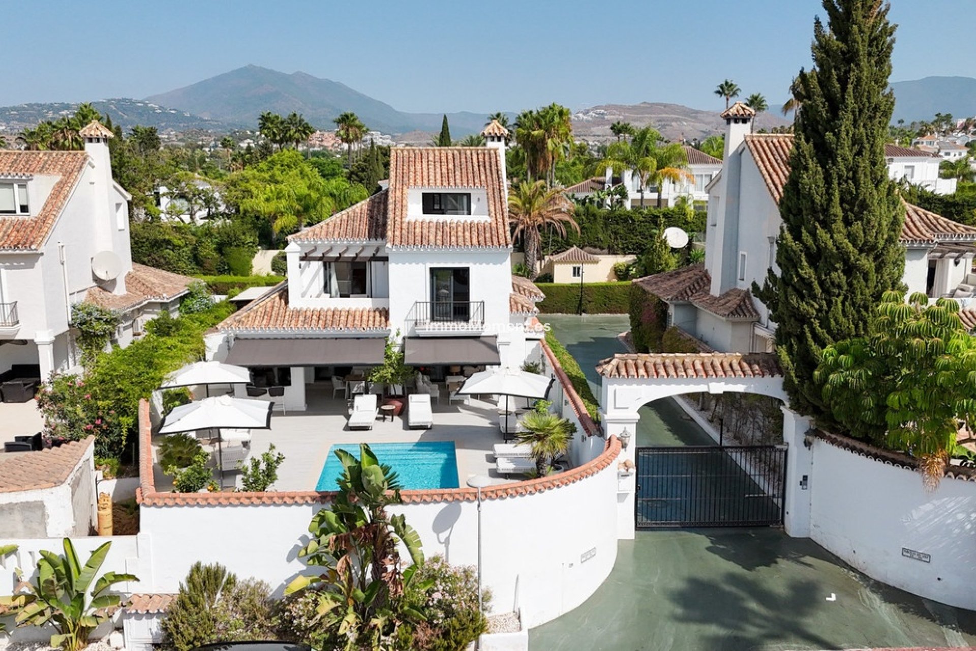 Resale - Detached villa - Marbella - Nueva Andalucía