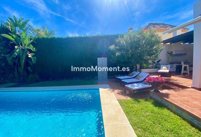Resale - Detached villa - Marbella - Nueva Andalucía
