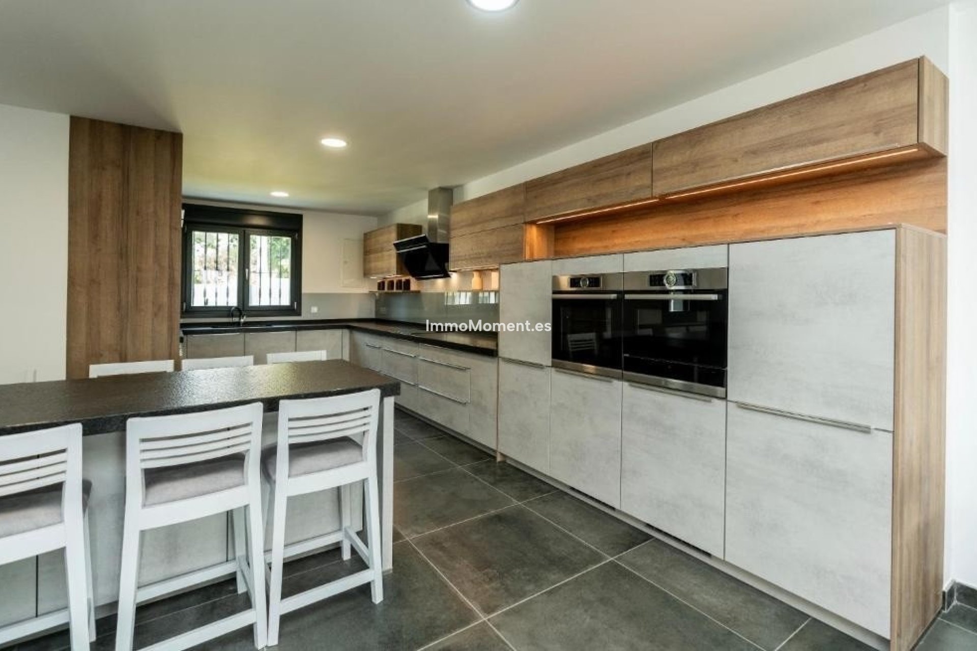 Resale - Detached villa - Marbella - Nueva Andalucía