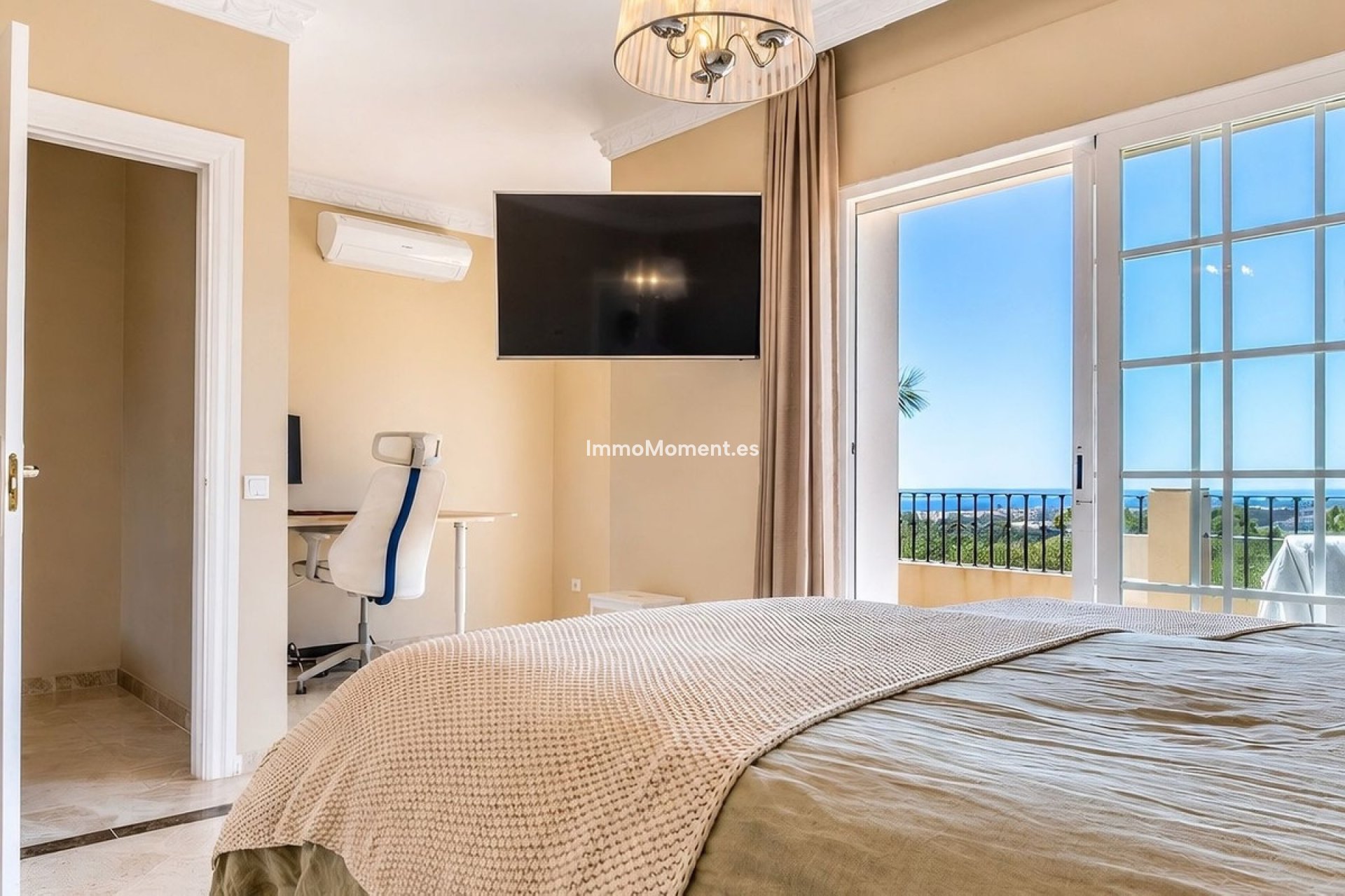 Resale - Detached villa - Marbella - Nueva Andalucía