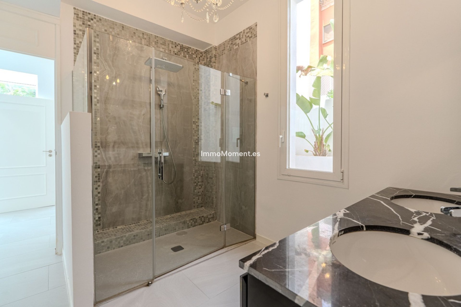 Resale - Detached villa - Marbella - Nueva Andalucía