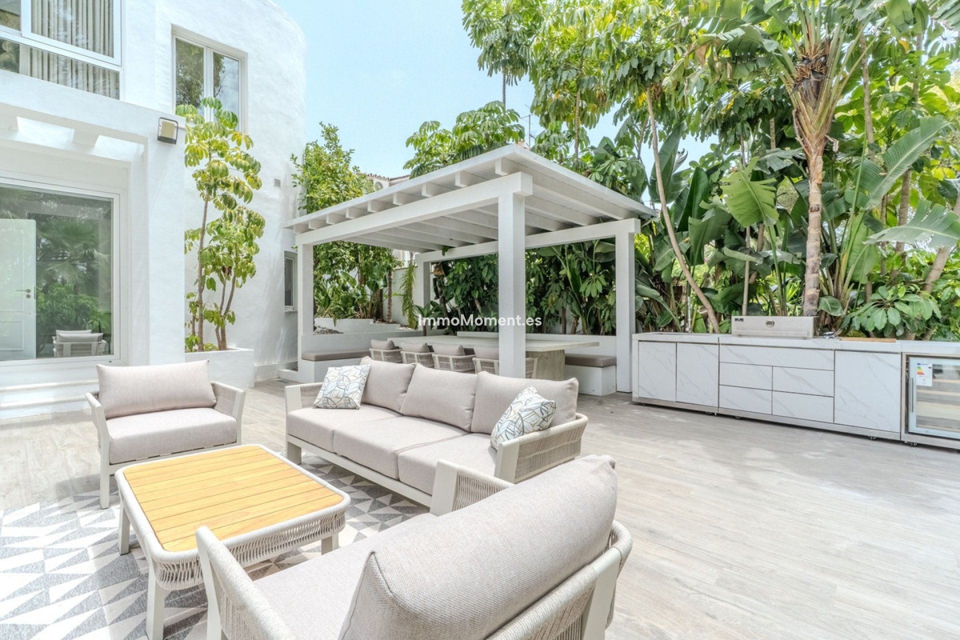 Resale - Detached villa - Marbella - Nueva Andalucía