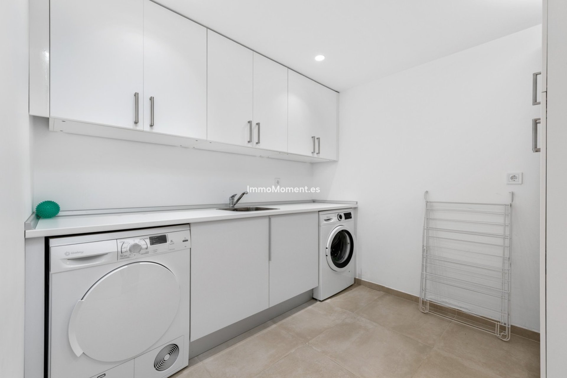 Resale - Detached villa - Marbella - Nueva Andalucía