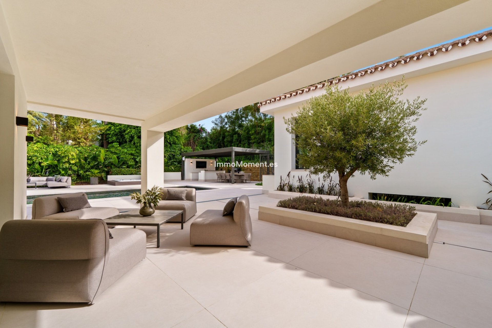 Resale - Detached villa - Marbella - Nueva Andalucía