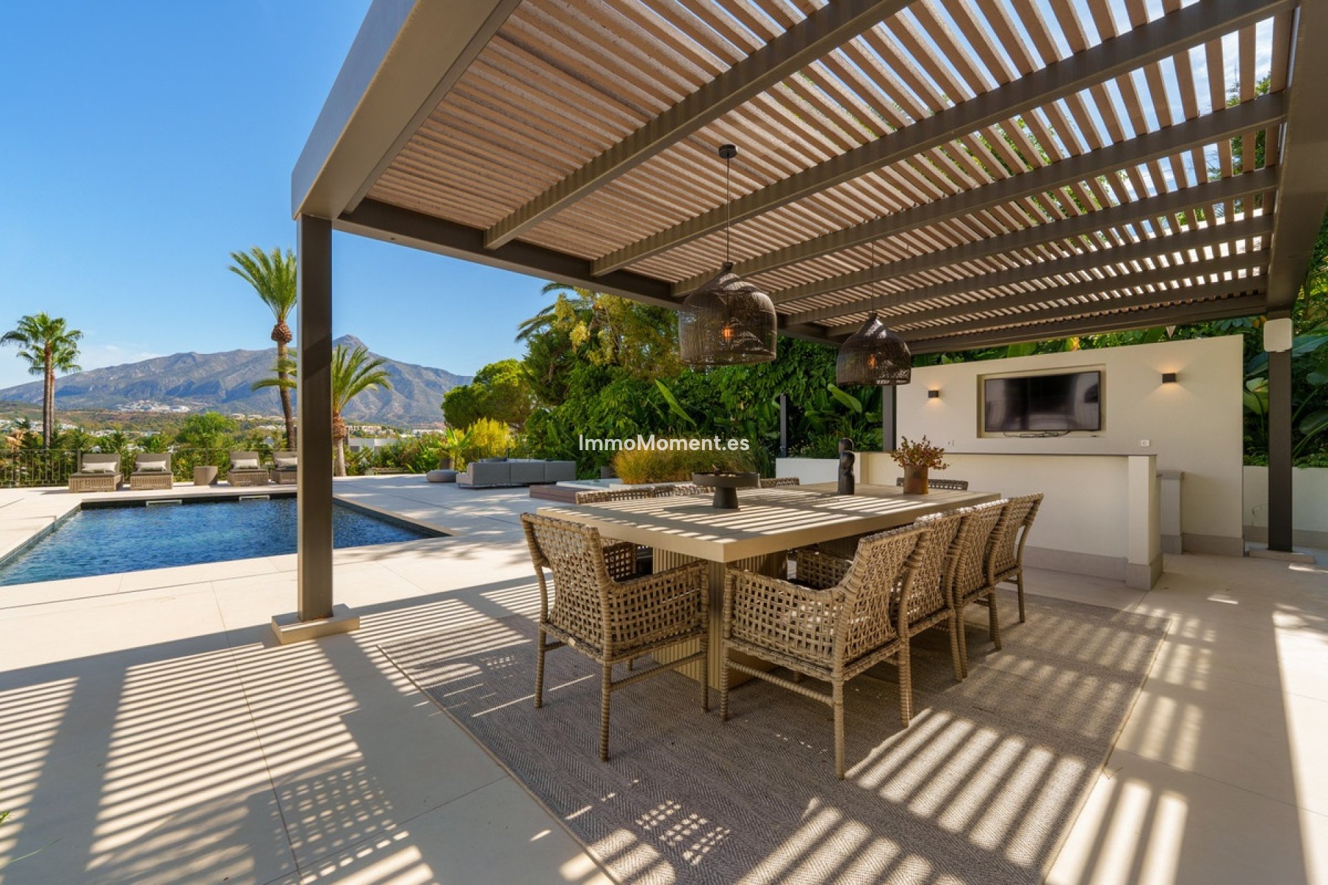 Resale - Detached villa - Marbella - Nueva Andalucía
