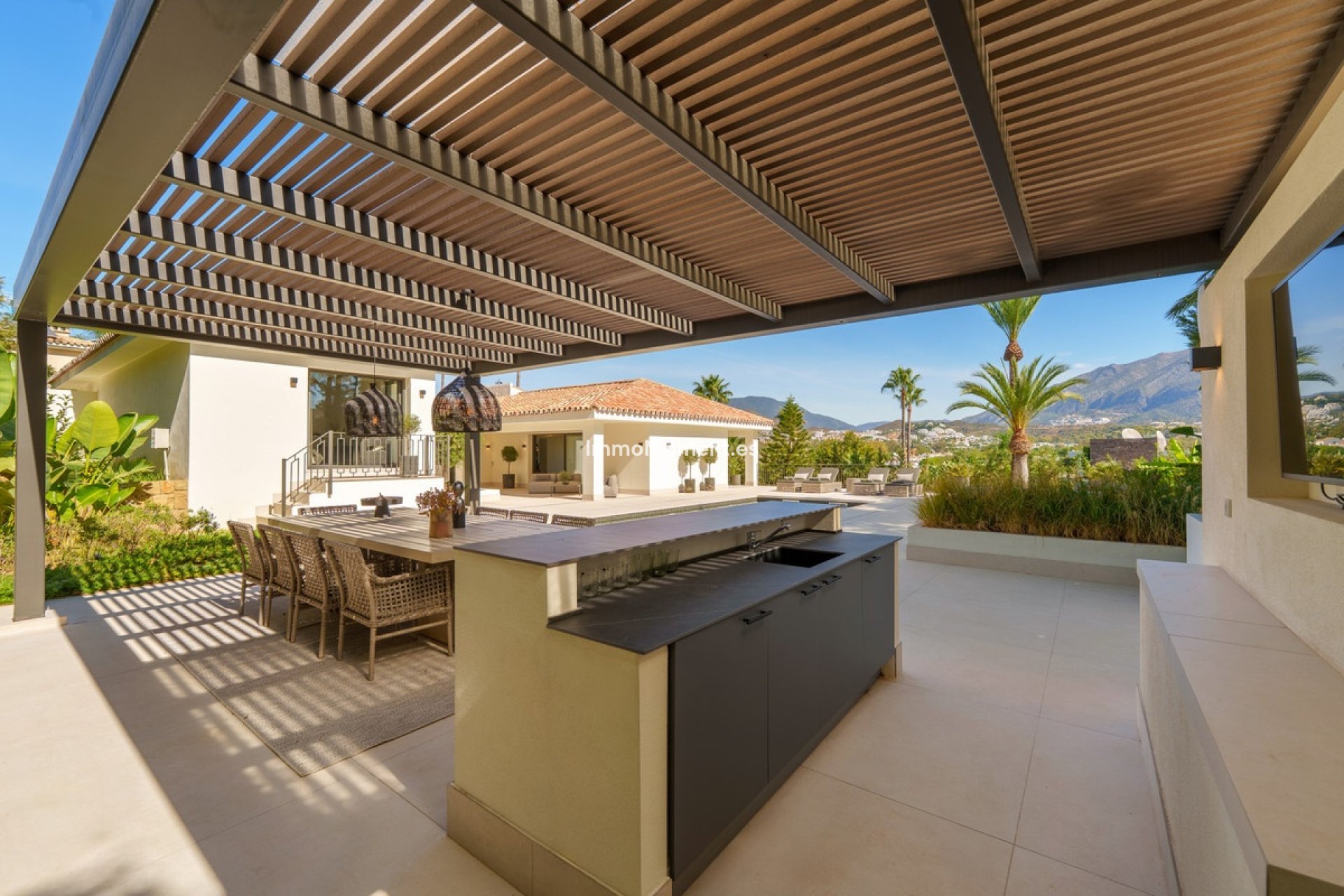 Resale - Detached villa - Marbella - Nueva Andalucía