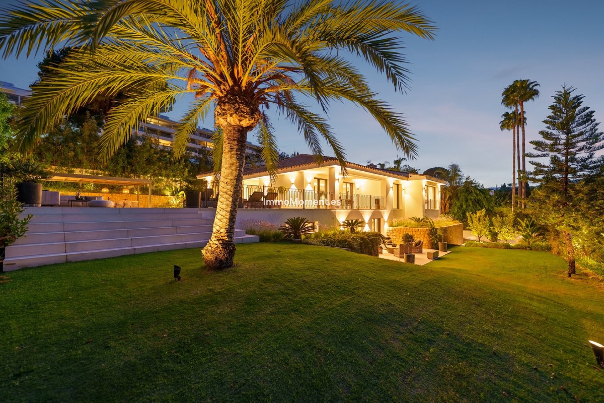 Resale - Detached villa - Marbella - Nueva Andalucía