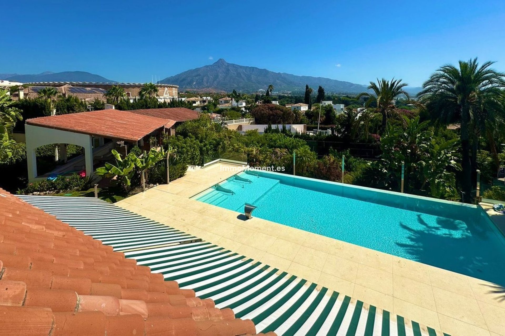 Resale - Detached villa - Marbella - Nueva Andalucía