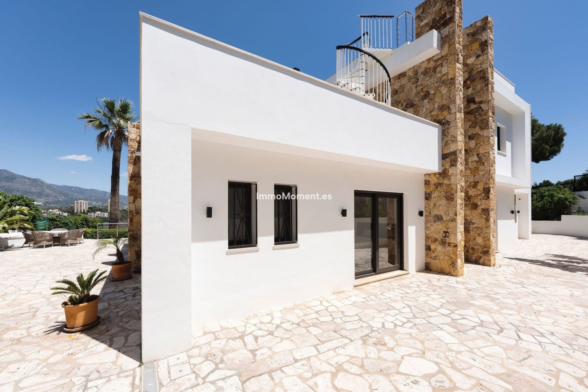Resale - Detached villa - Marbella - Nueva Andalucía