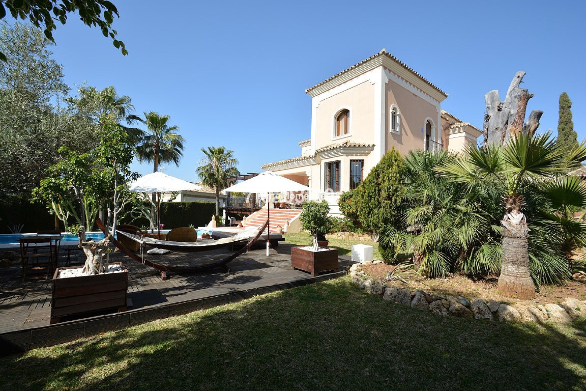 Resale - Detached villa - Marbella - Nueva Andalucía