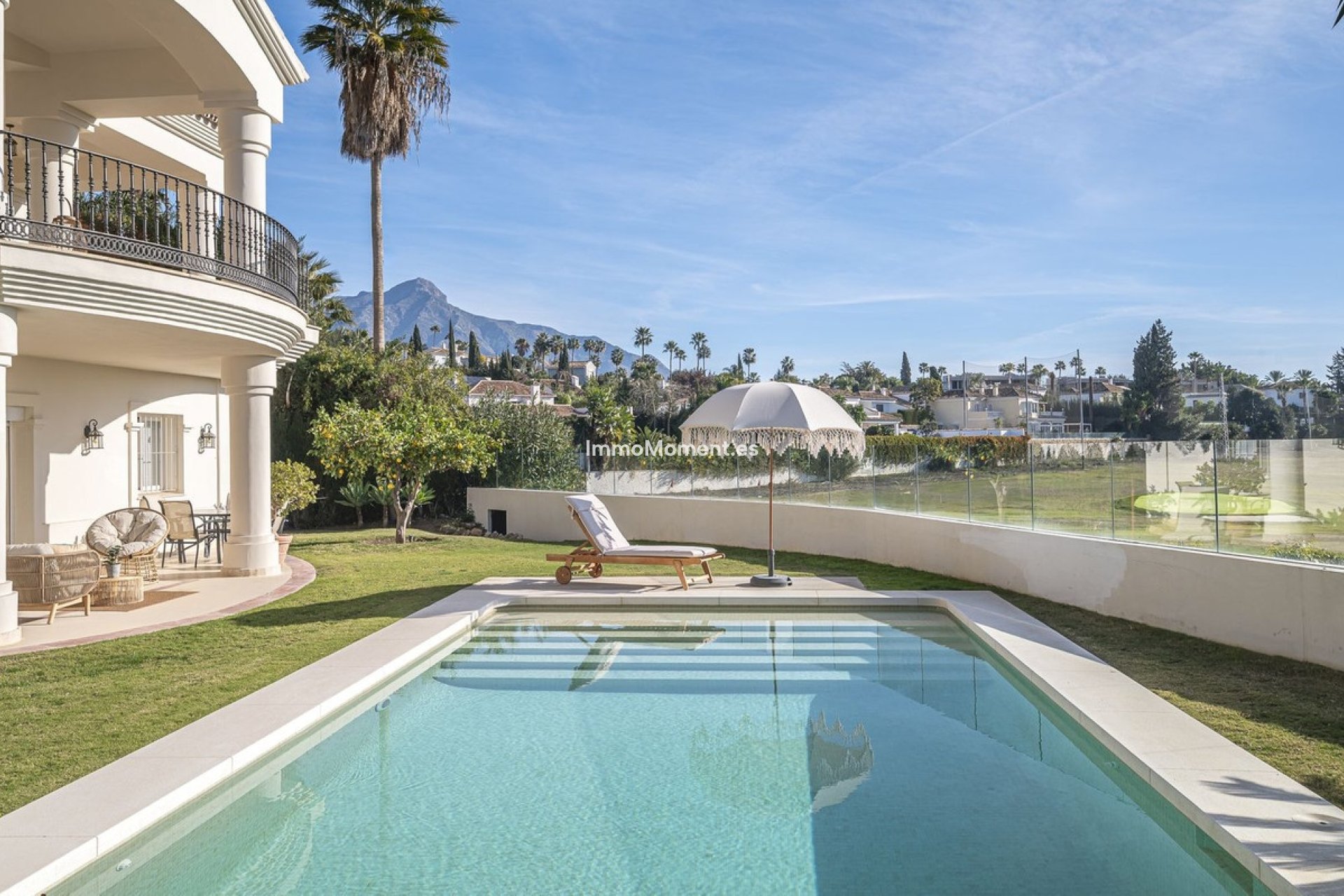 Resale - Detached villa - Marbella - Nueva Andalucía