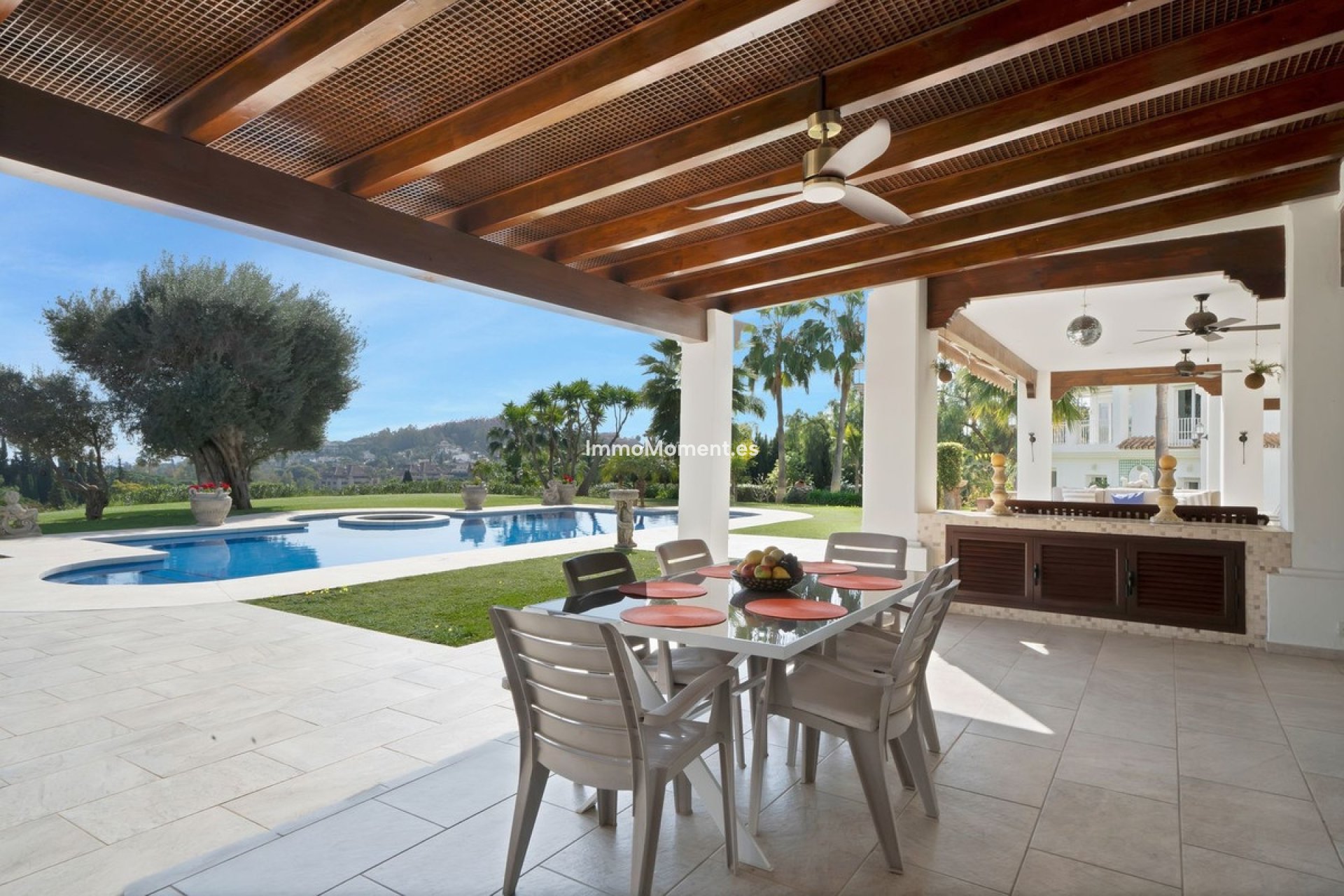 Resale - Detached villa - Marbella - Nueva Andalucía