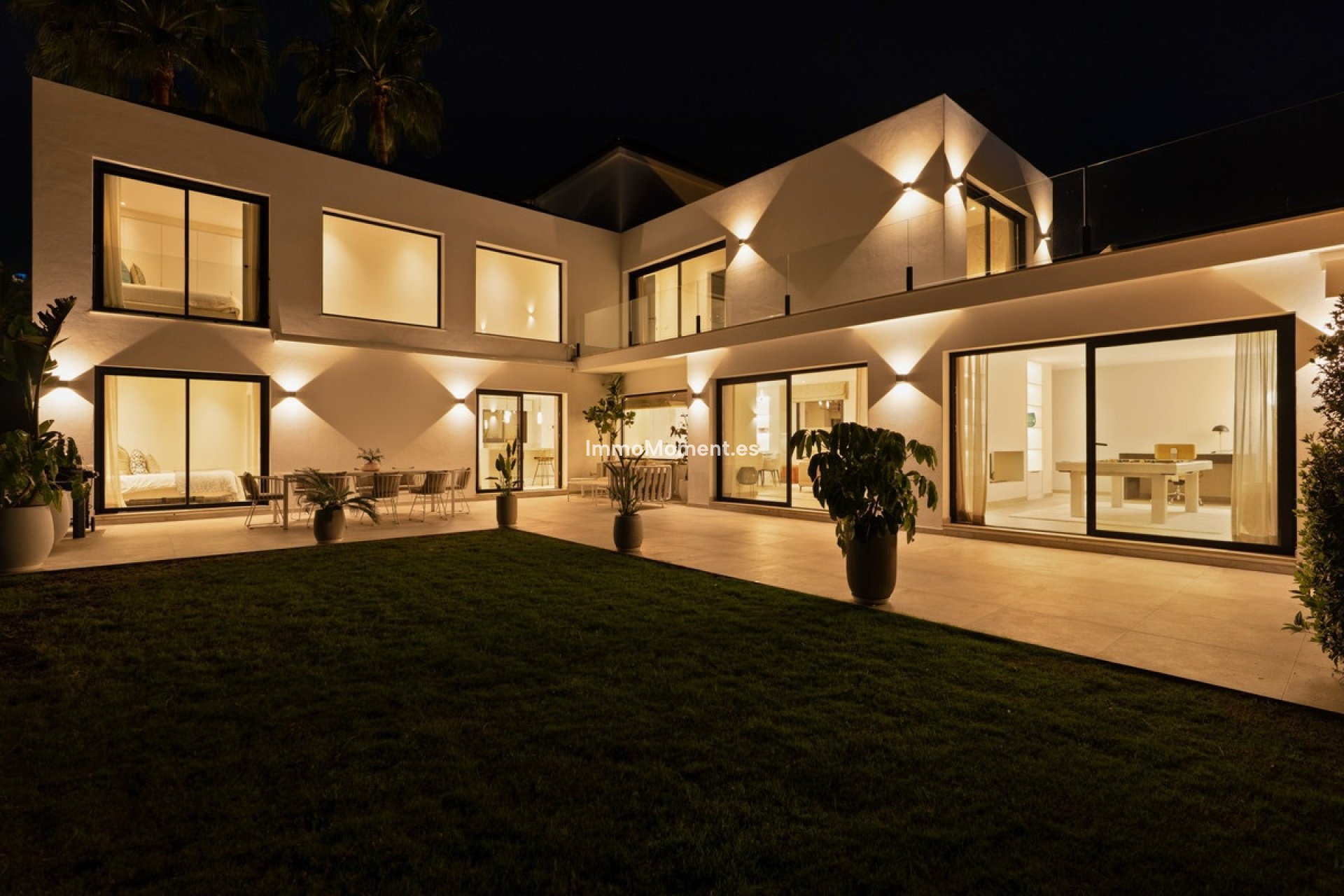Resale - Detached villa - Marbella - Nueva Andalucía