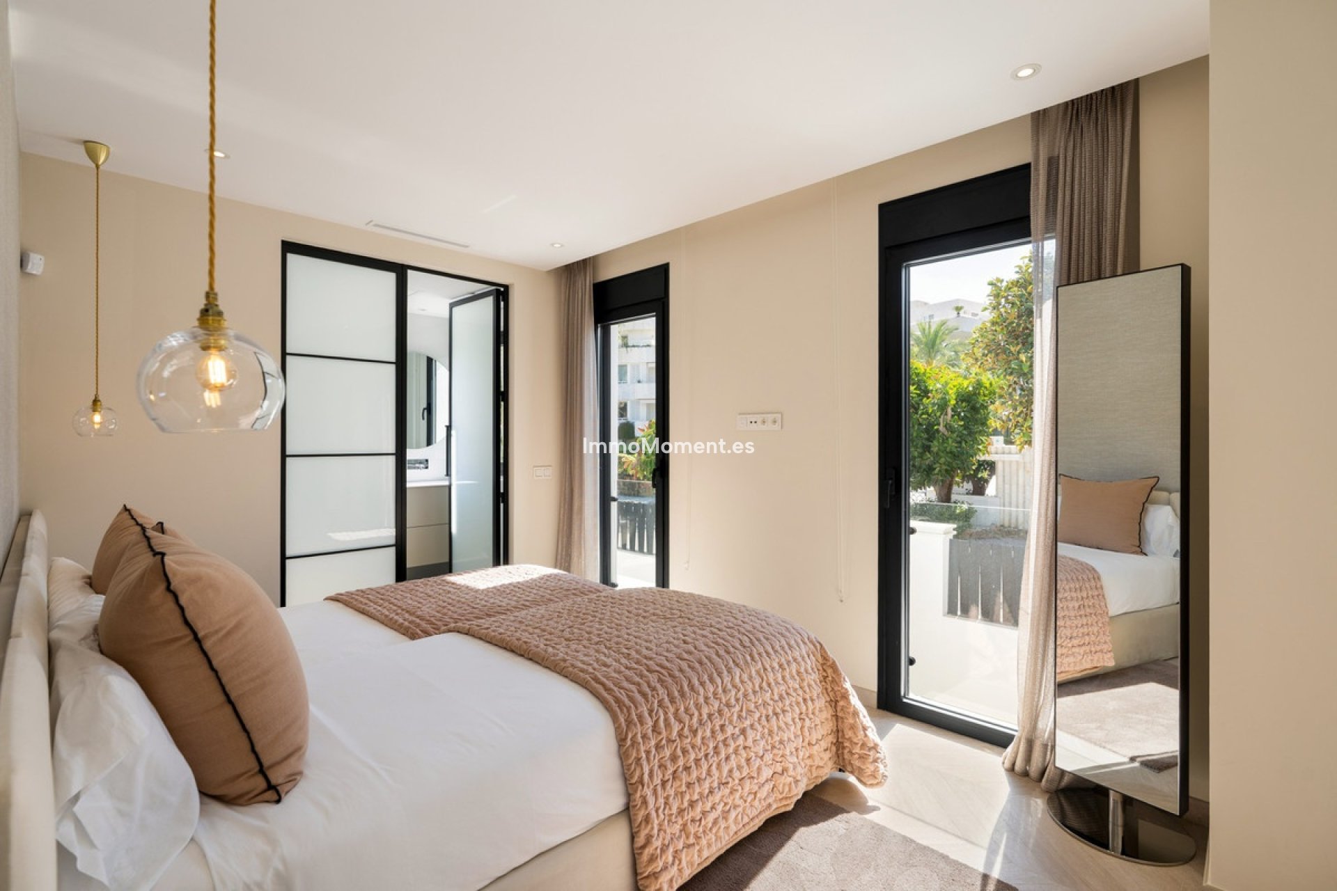 Resale - Detached villa - Marbella - Nueva Andalucía
