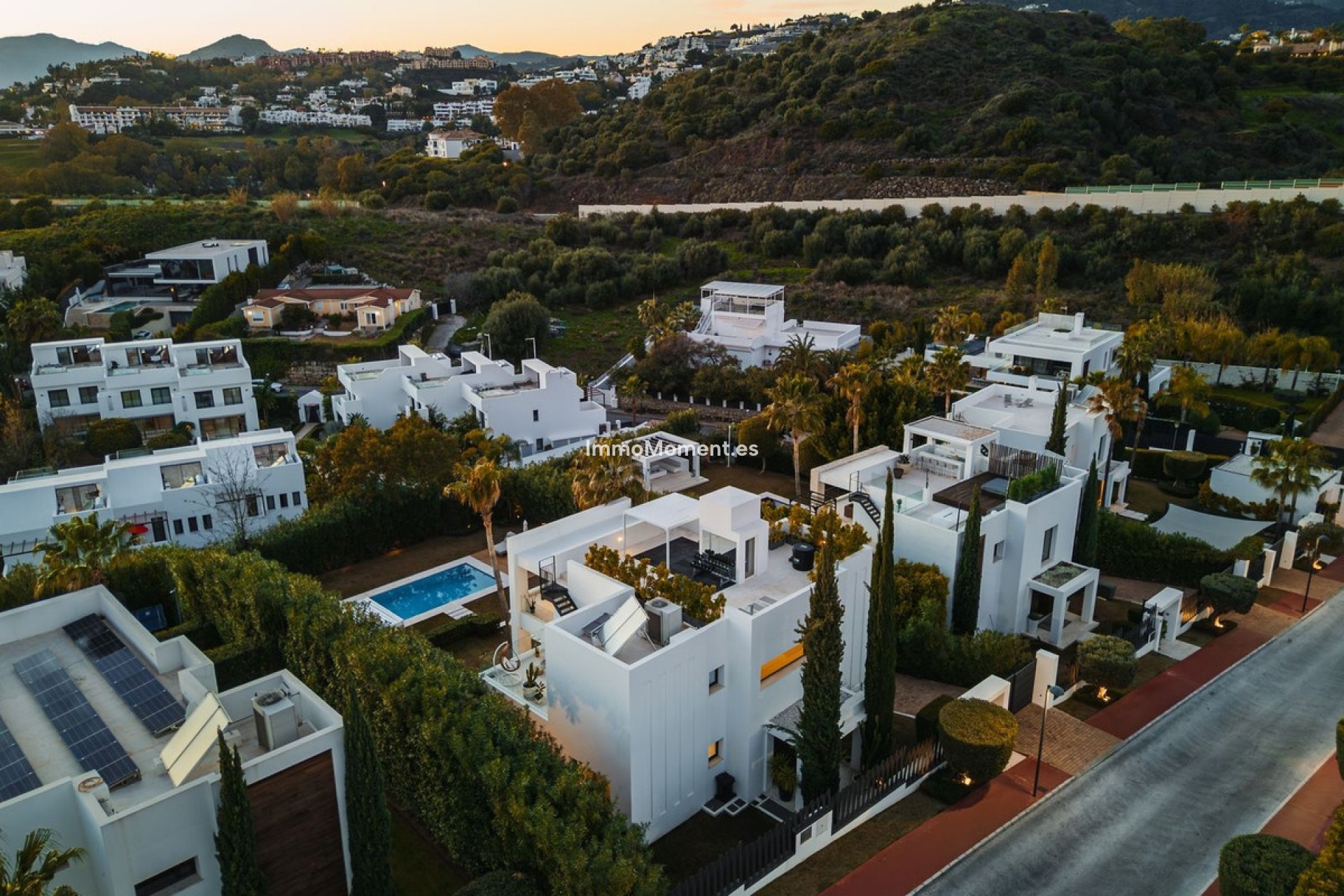 Resale - Detached villa - Marbella - Nueva Andalucía