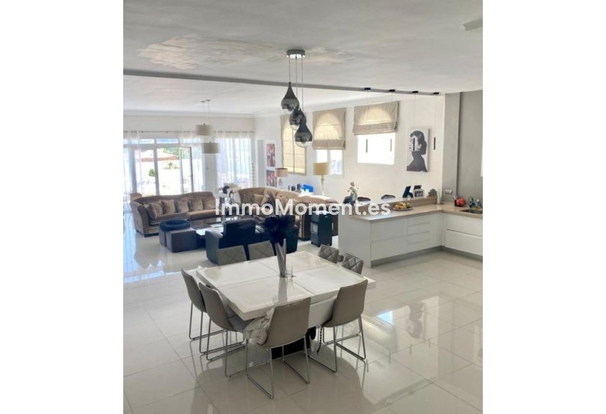 Resale - Detached villa - Marbella - Nueva Andalucía