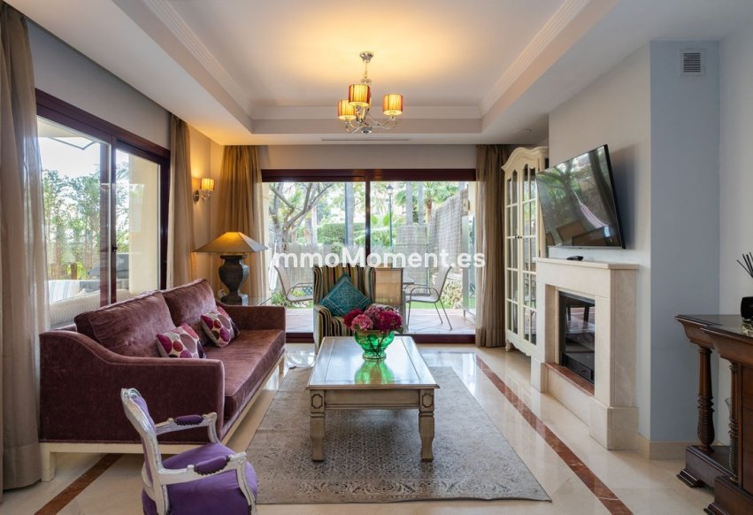 Resale - Detached villa - Marbella - Nueva Andalucía