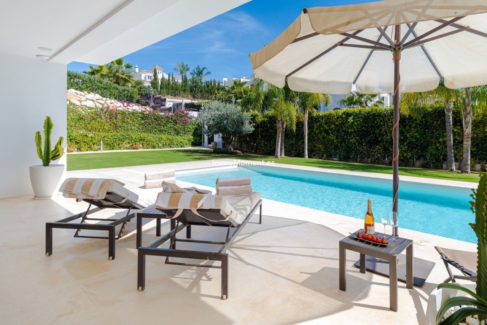 Resale - Detached villa - Marbella - Nueva Andalucía