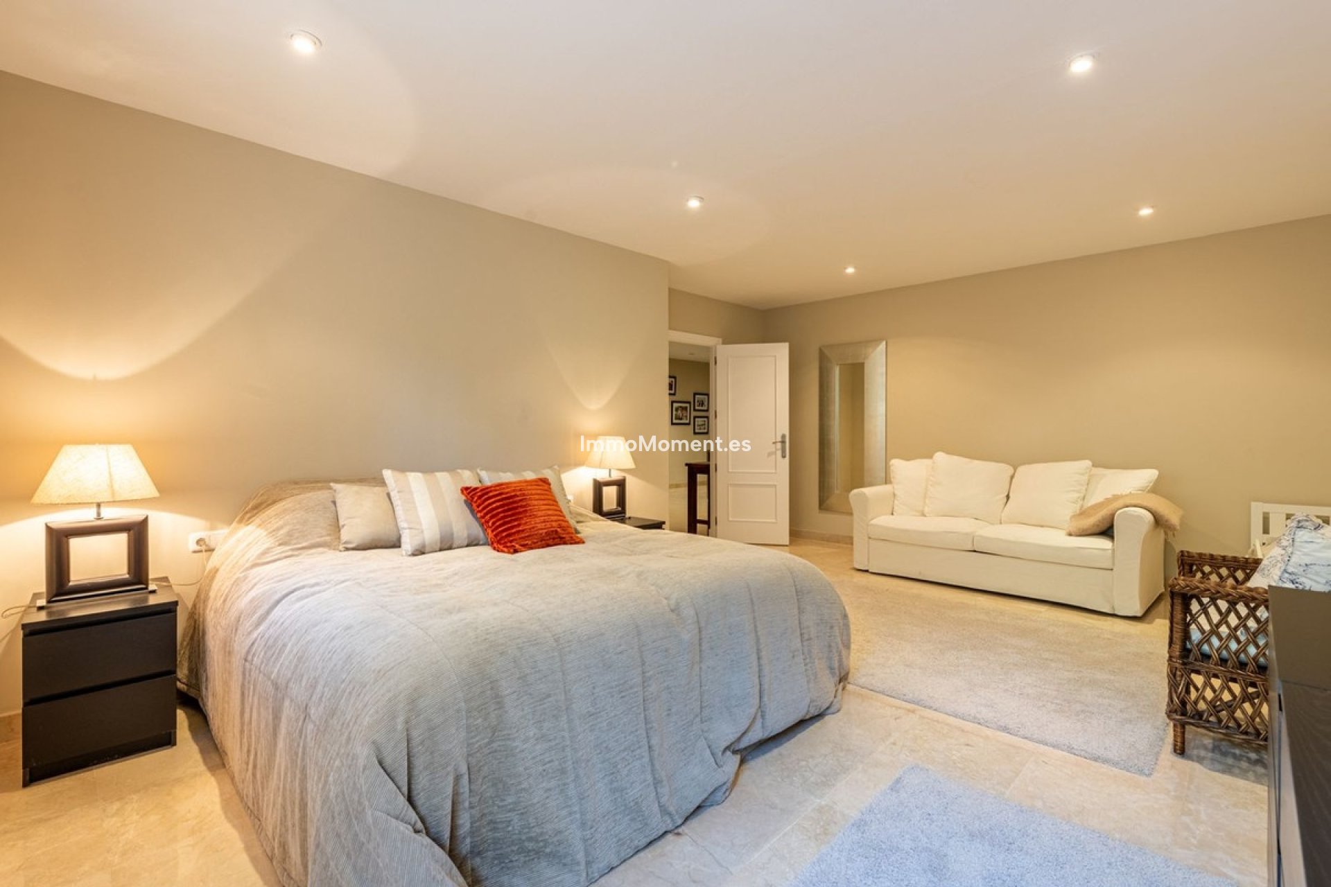 Resale - Detached villa - Marbella - Nueva Andalucía
