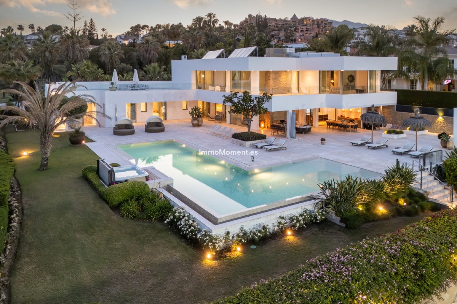 Resale - Detached villa - Marbella - Nueva Andalucía