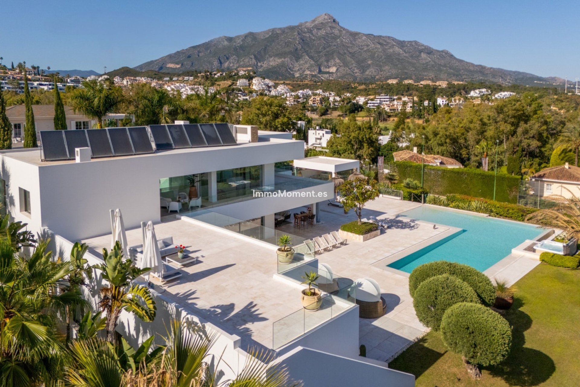 Resale - Detached villa - Marbella - Nueva Andalucía