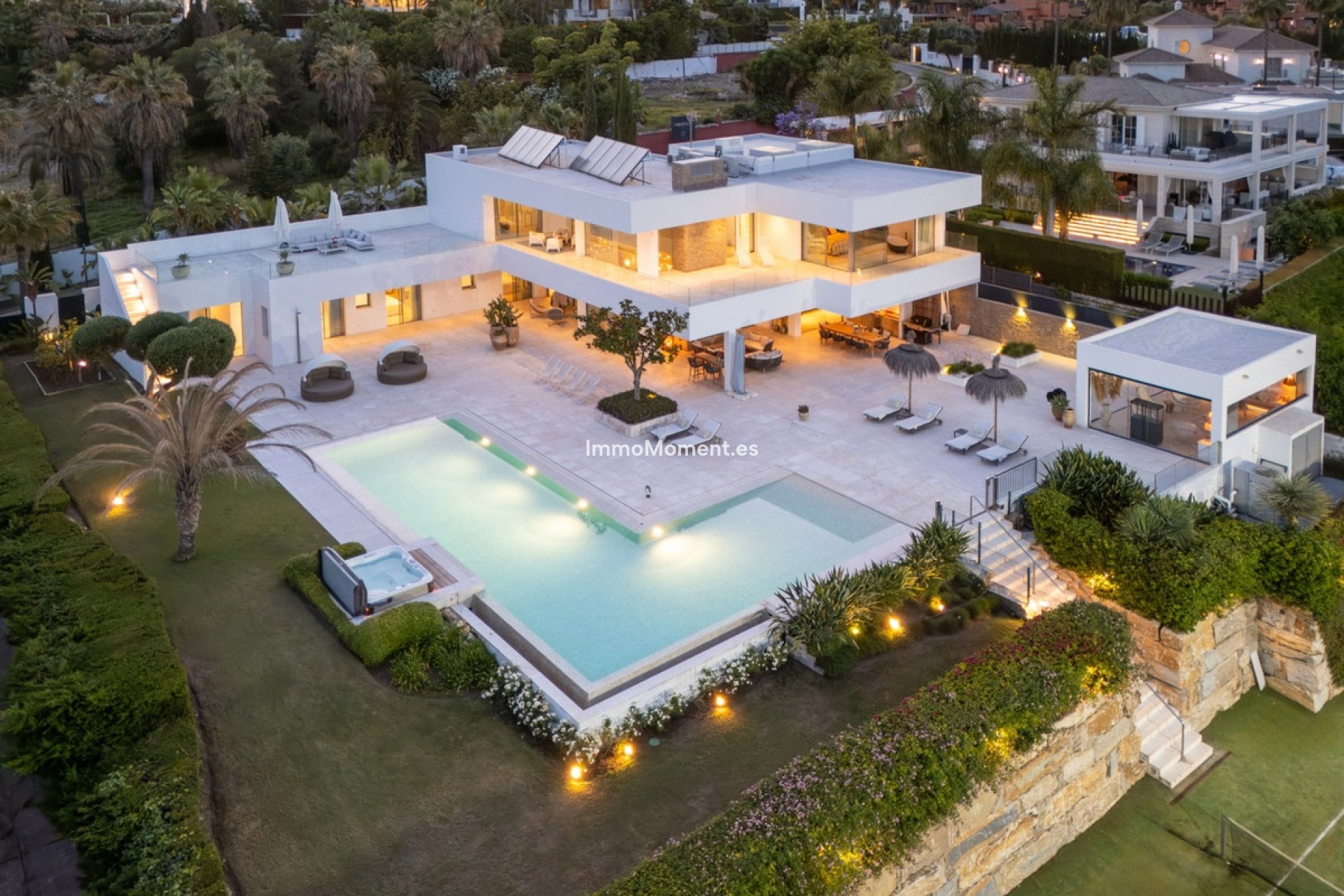 Resale - Detached villa - Marbella - Nueva Andalucía