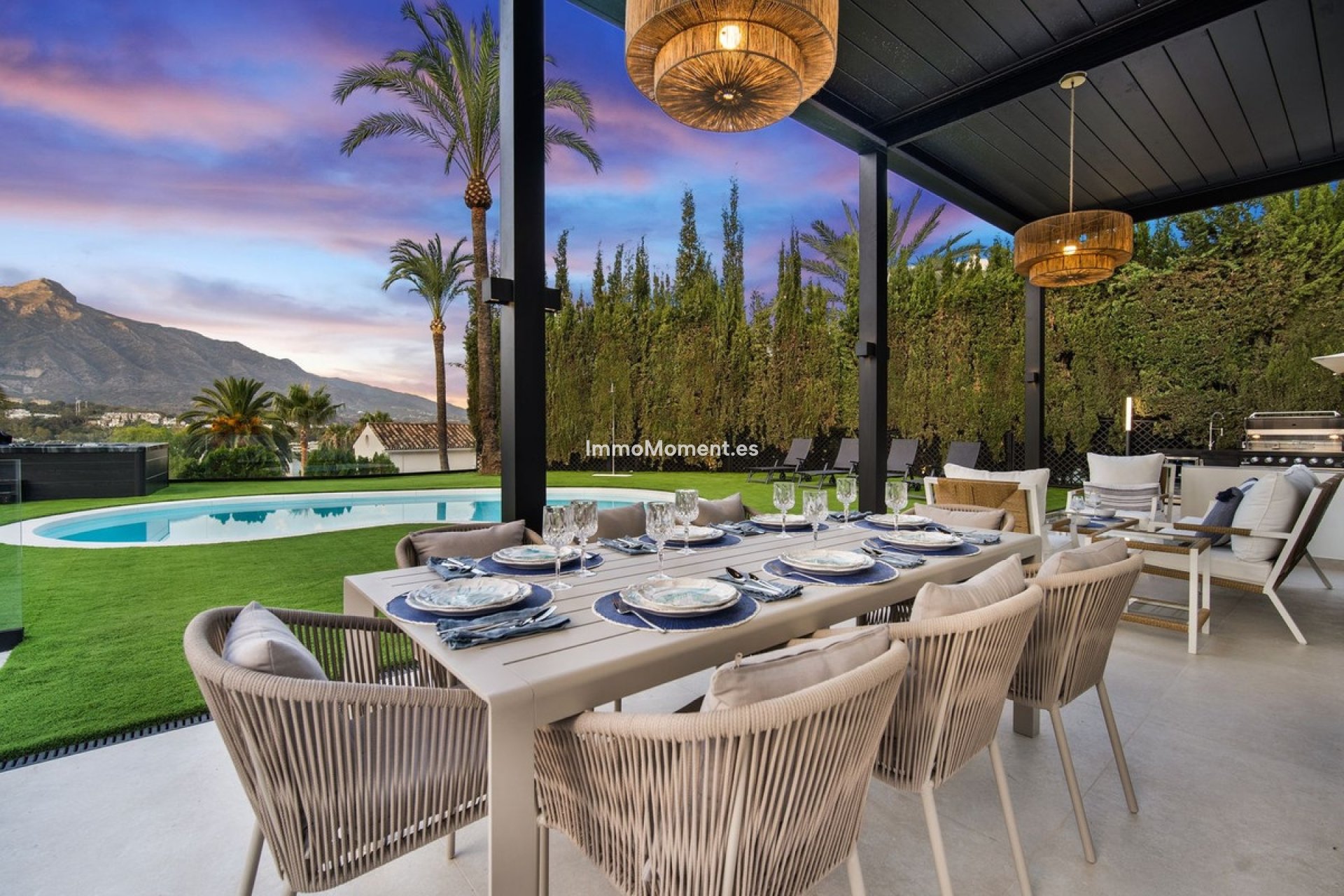 Resale - Detached villa - Marbella - Nueva Andalucía