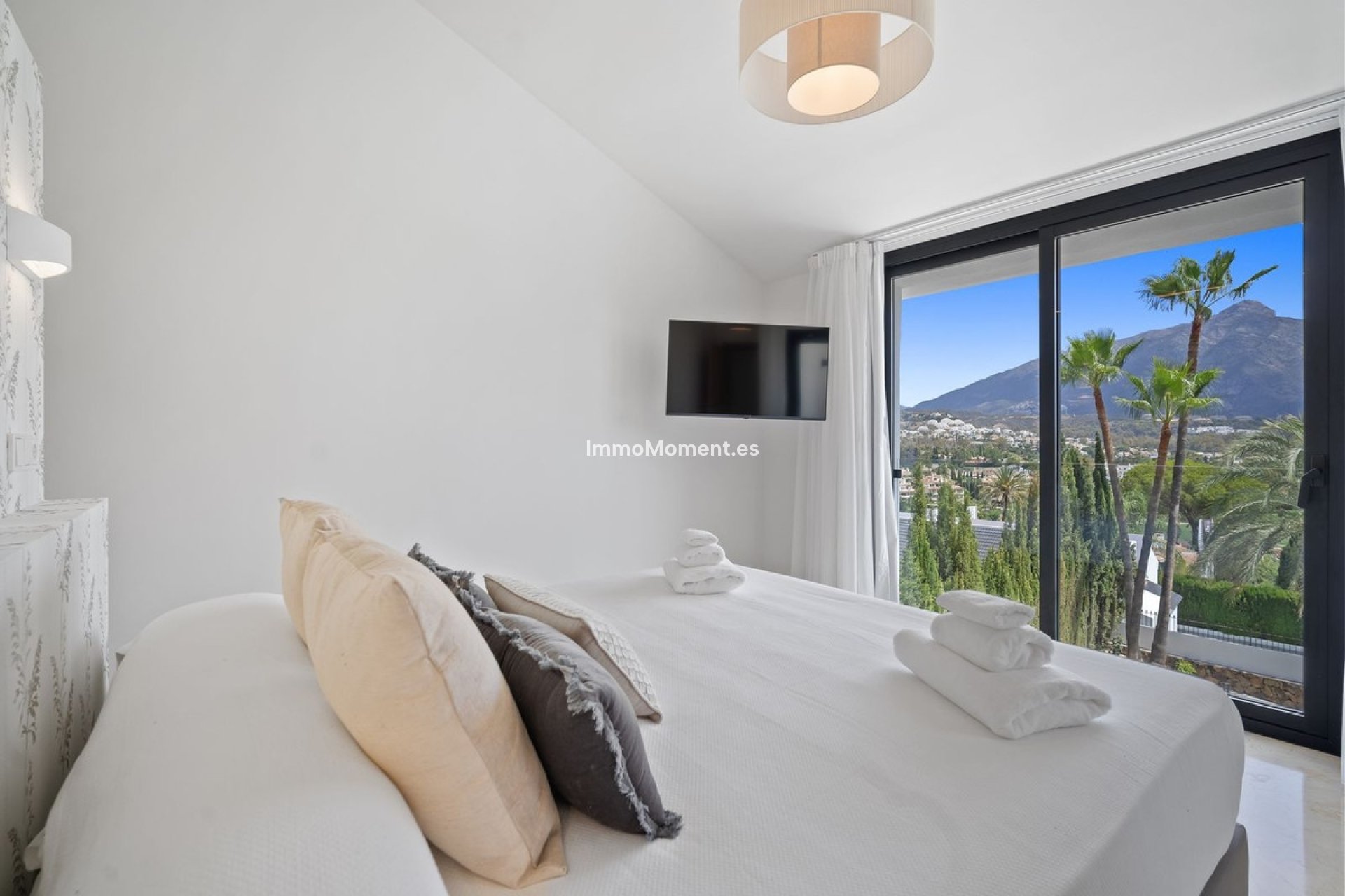 Resale - Detached villa - Marbella - Nueva Andalucía