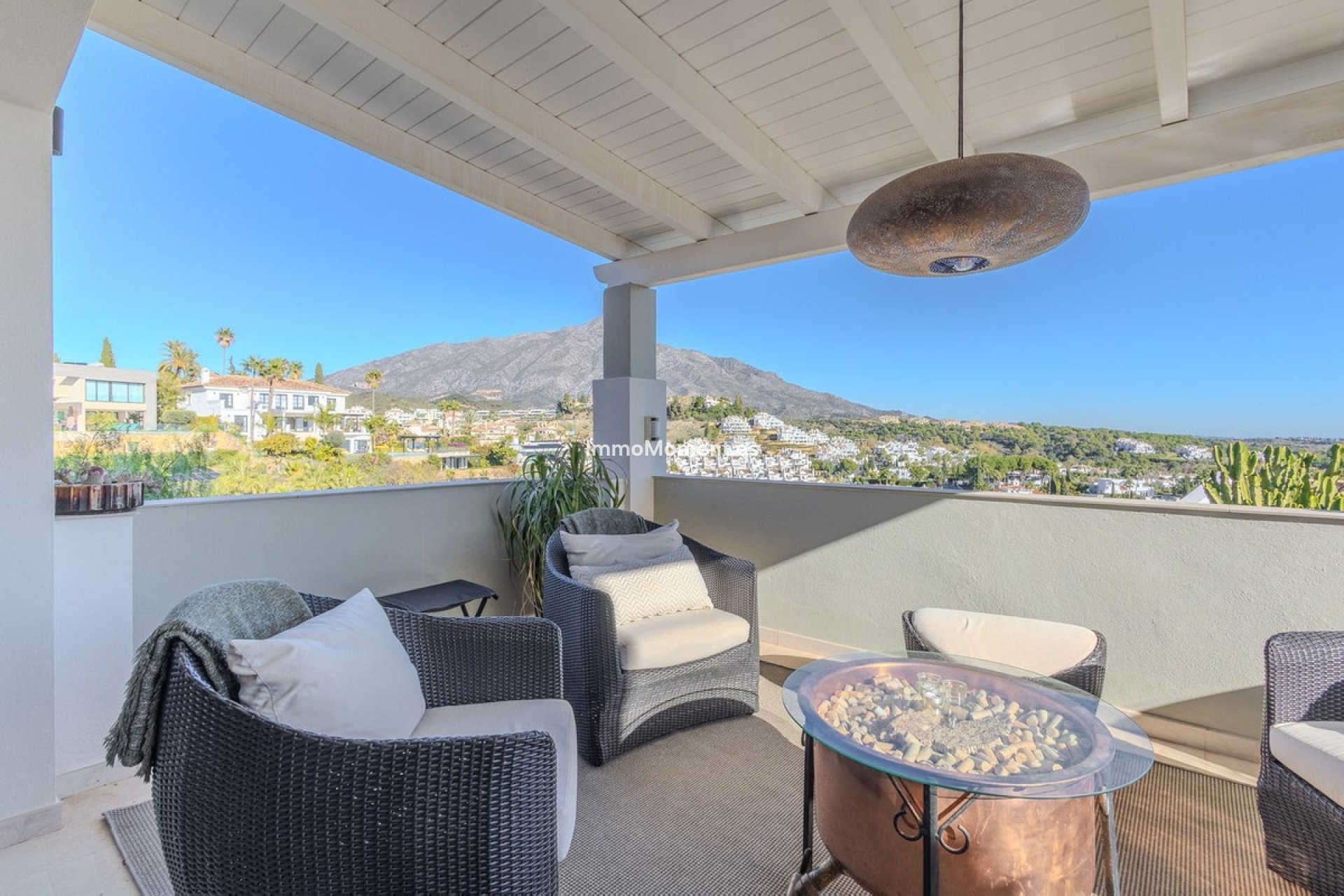 Resale - Detached villa - Marbella - Nueva Andalucía