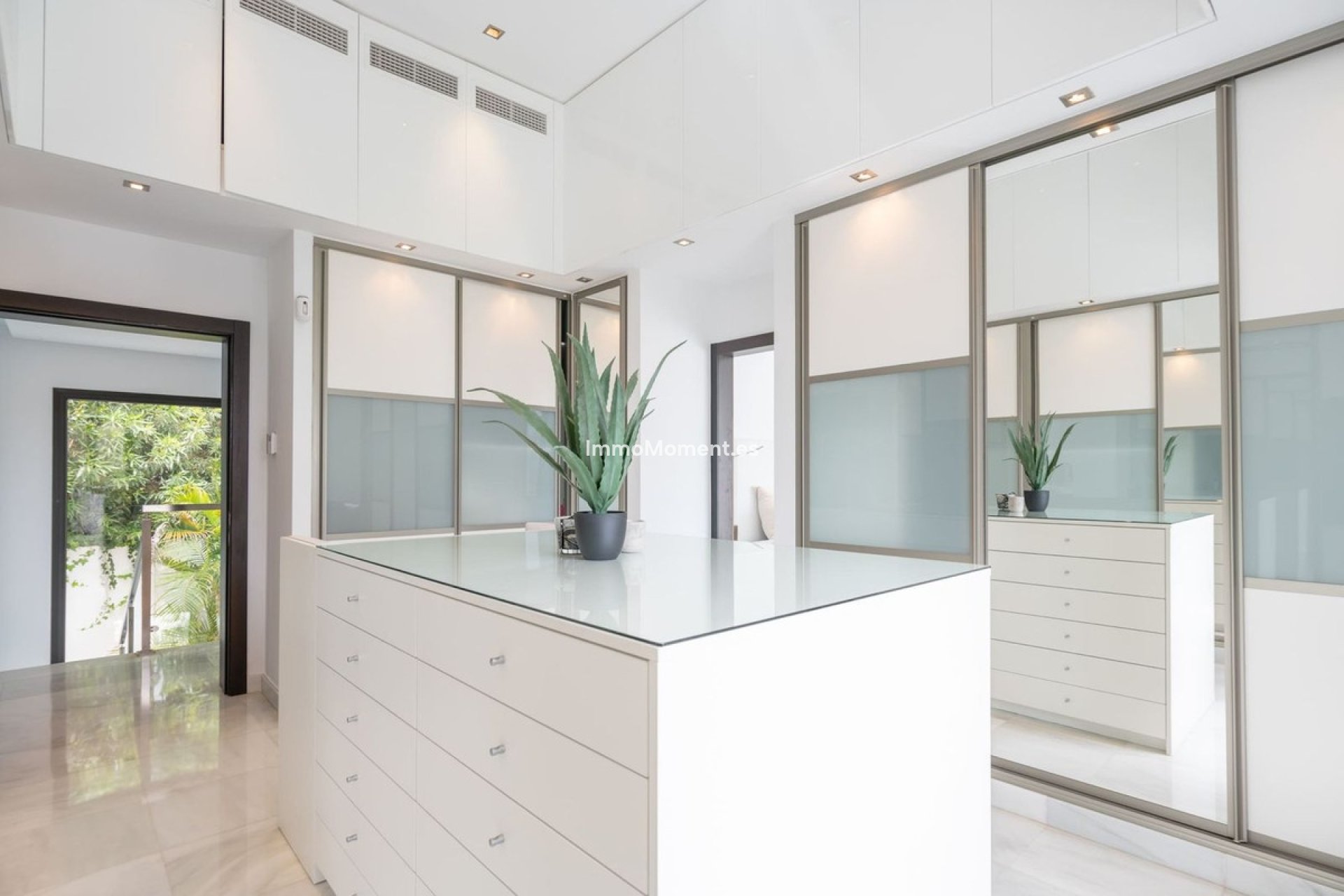 Resale - Detached villa - Marbella - Nueva Andalucía
