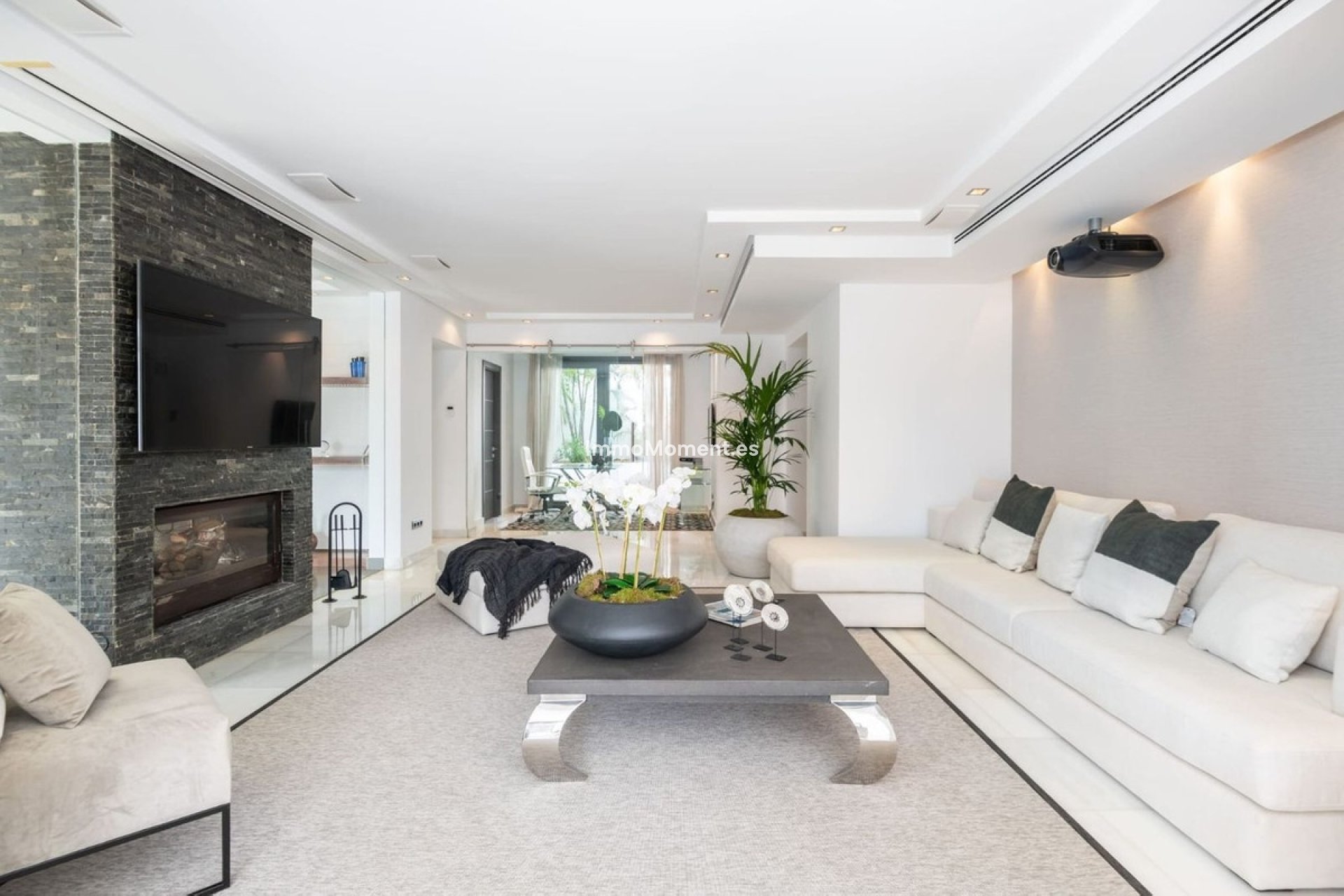 Resale - Detached villa - Marbella - Nueva Andalucía