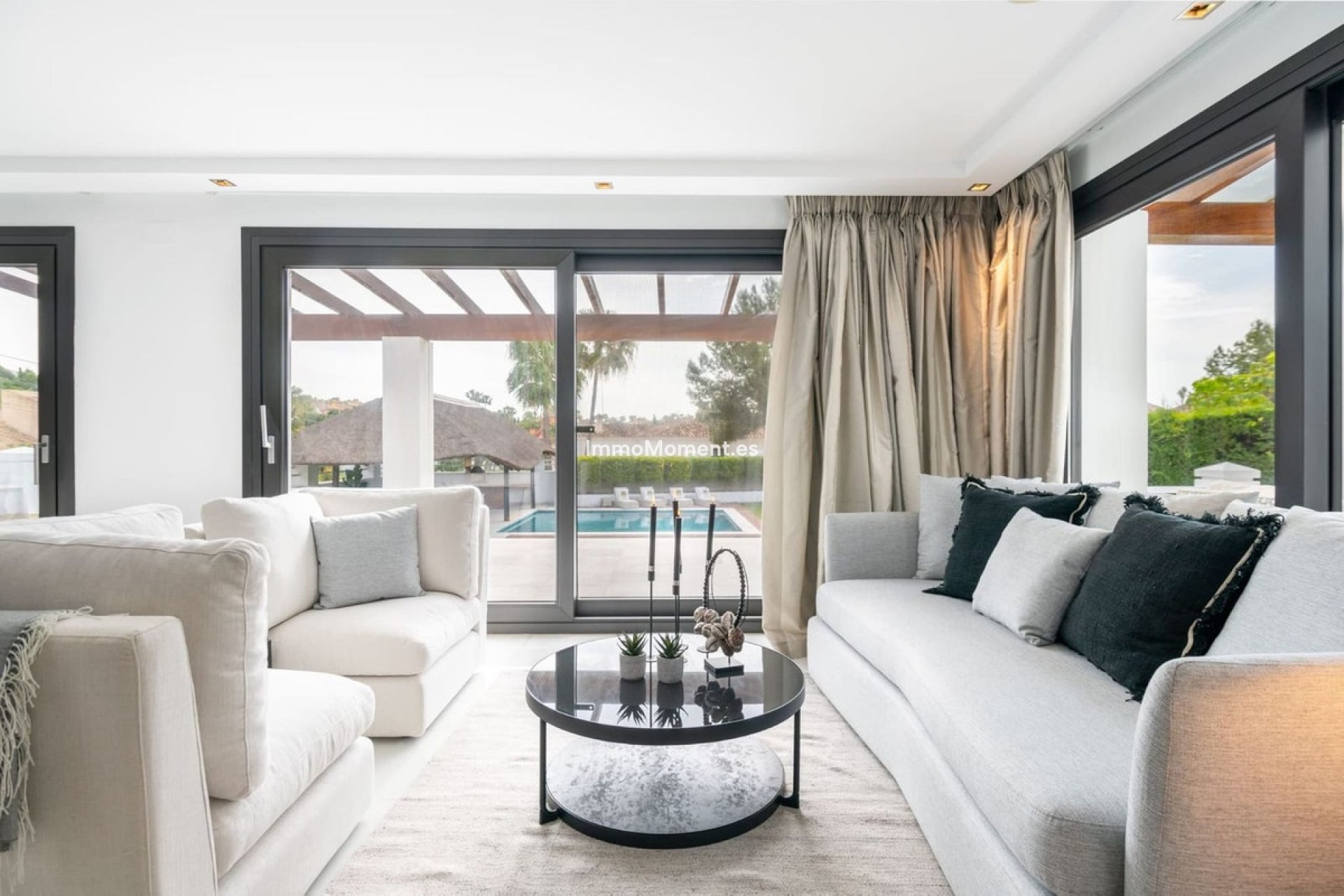 Resale - Detached villa - Marbella - Nueva Andalucía