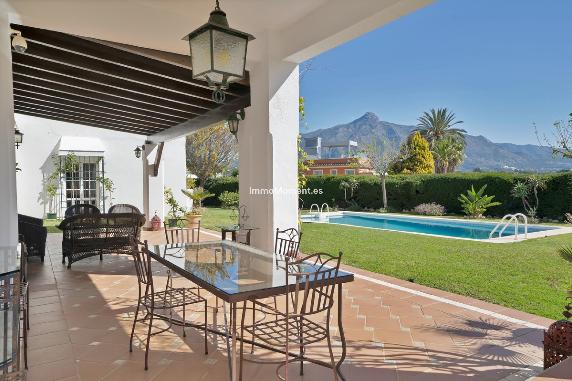 Resale - Detached villa - Marbella - Nueva Andalucía